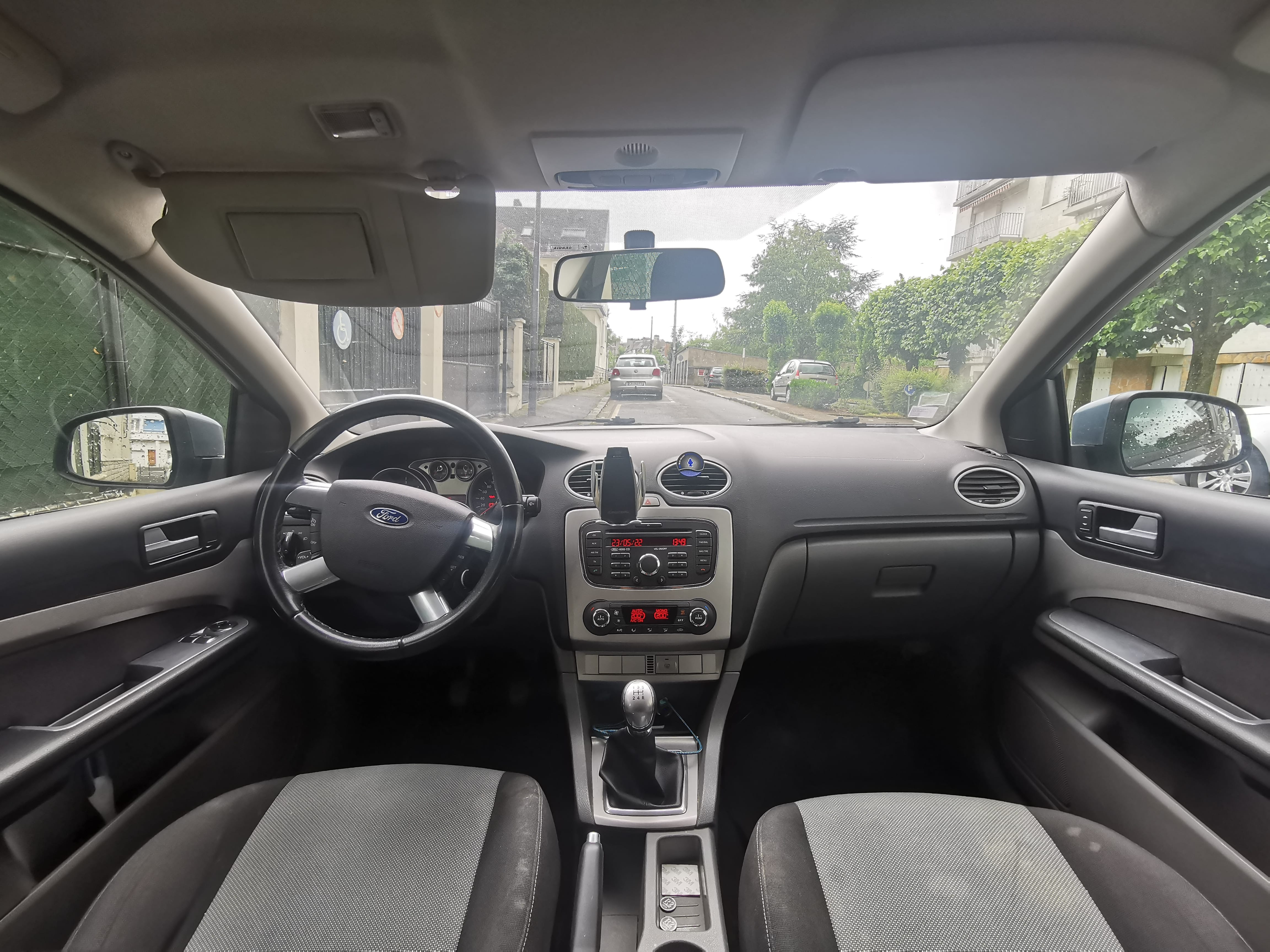 Ford Focus avec Siège bébé