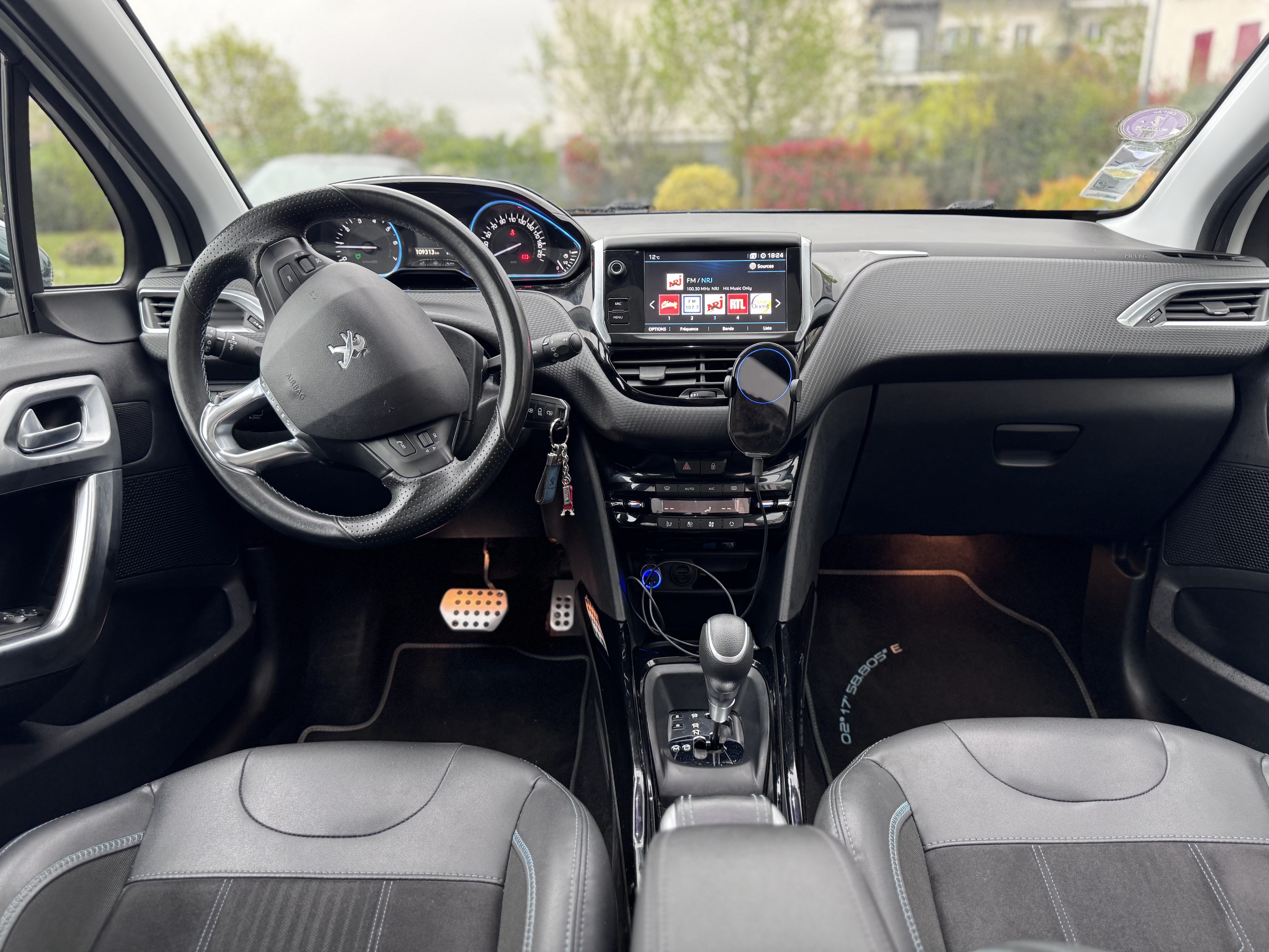 Peugeot 2008 avec GPS