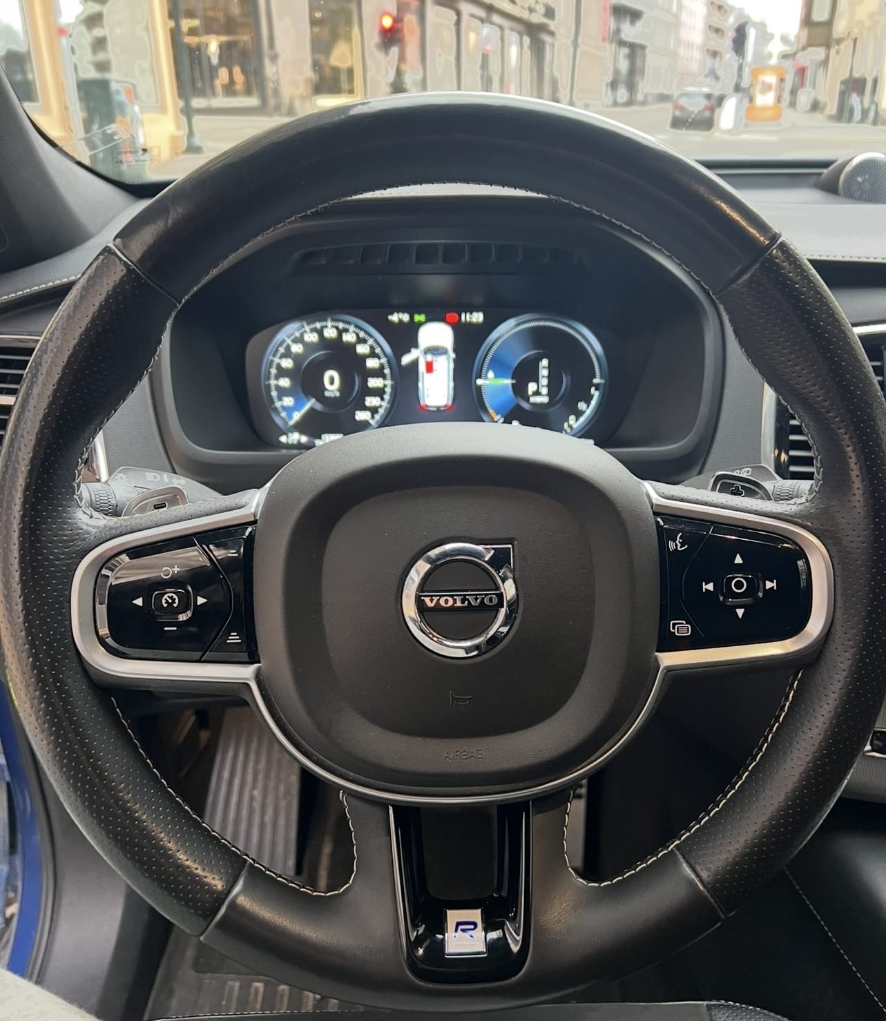 Volvo XC90 T8 R-design with GPS