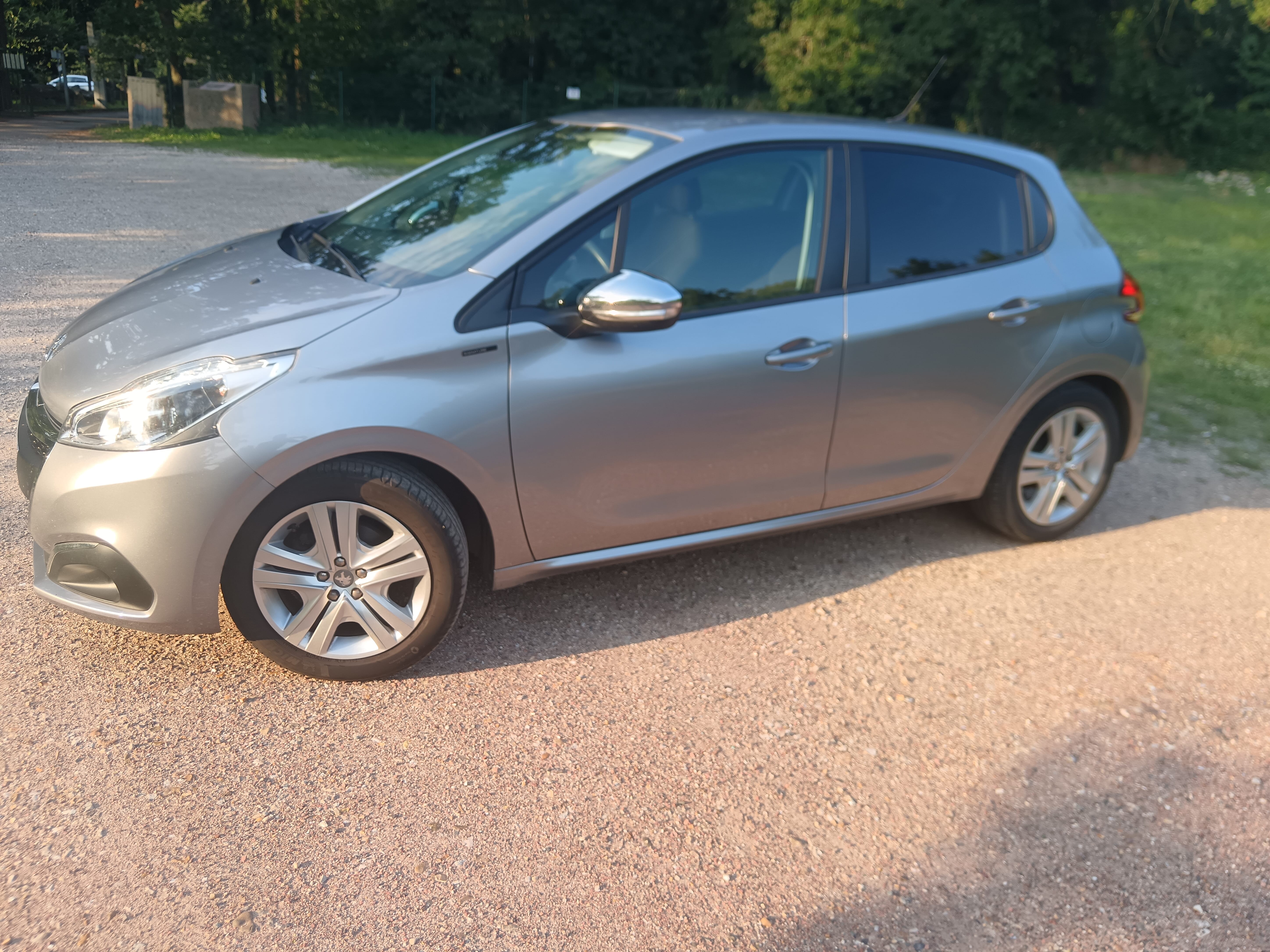 Peugeot 208 avec Climatisation