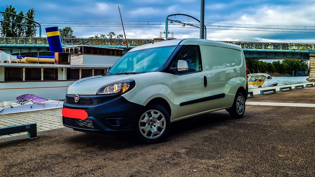 Fiat Doblo Cargo Maxi (=rallongé) essence/GNV (GC947) (clim, 3 places, GPS, USB,  ...), 2021, Essence 95