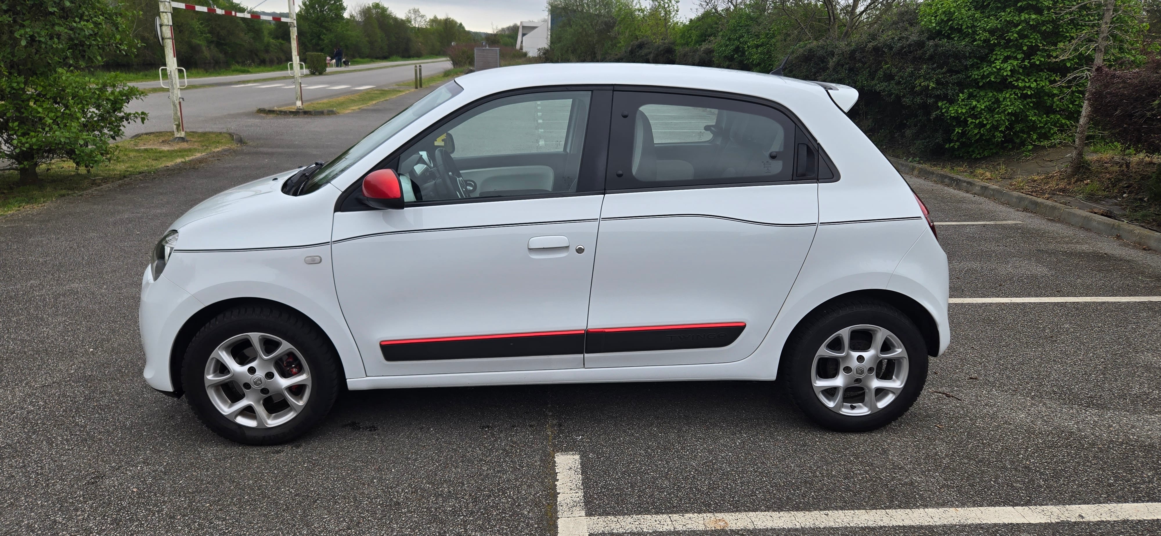 Renault Twingo III 1.0 SCE 70 ENERGY LIMITED avec Régulateur de vitesse
