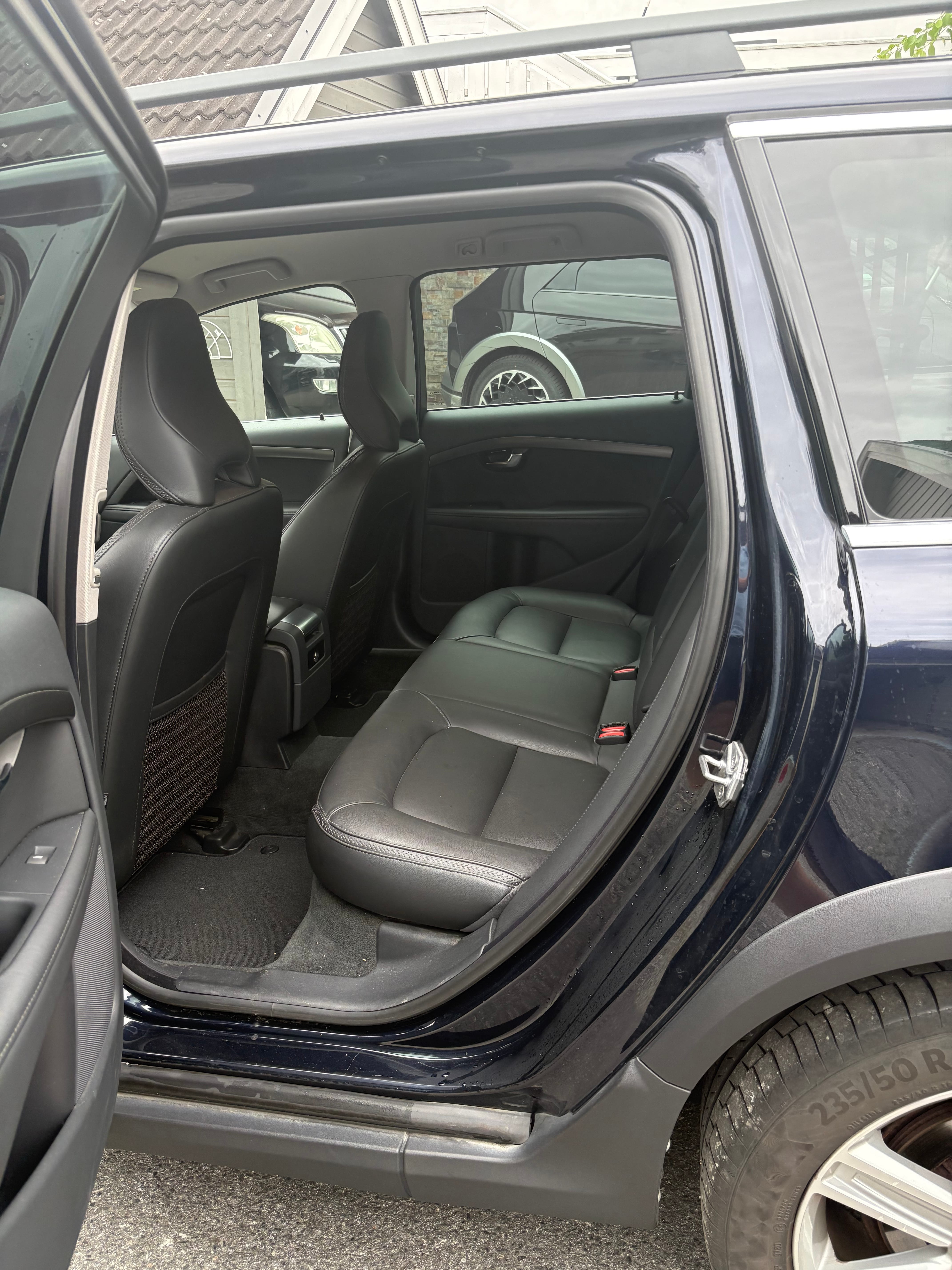 Volvo XC70 2,4 liter D4, 163 HK med GPS
