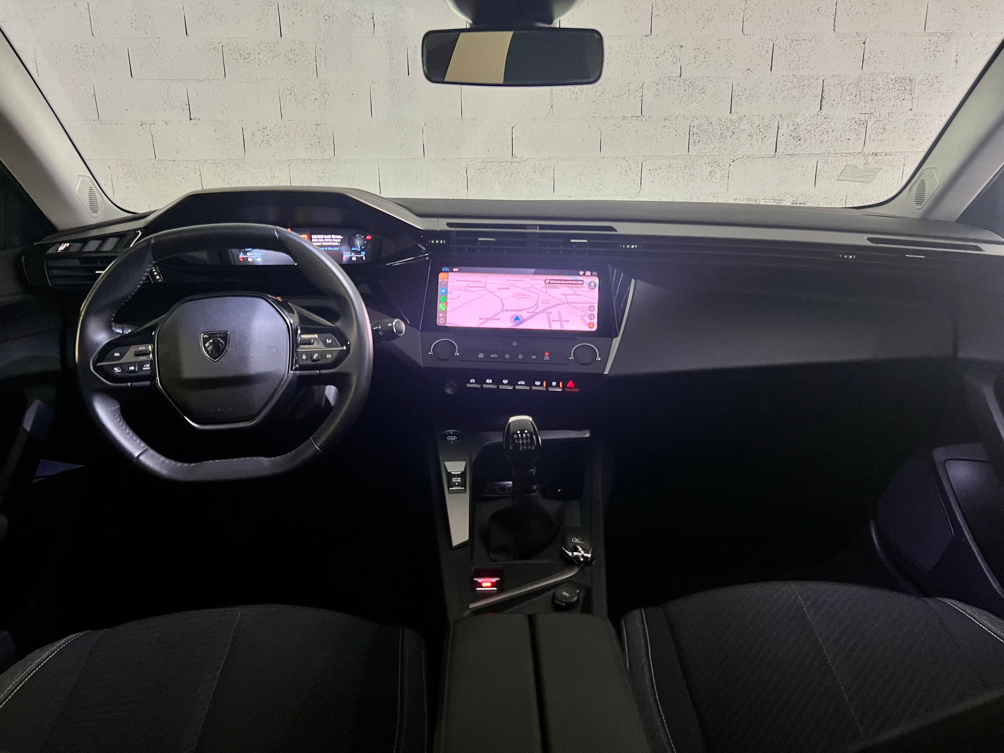 Peugeot 308 avec GPS