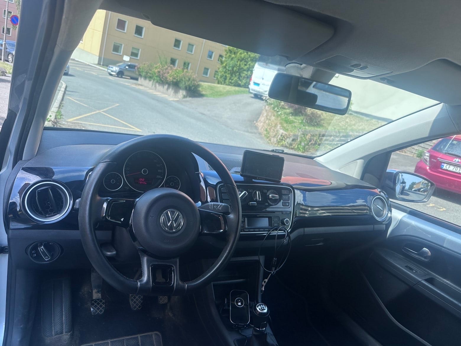 Volkswagen Up! mit Kindersitz