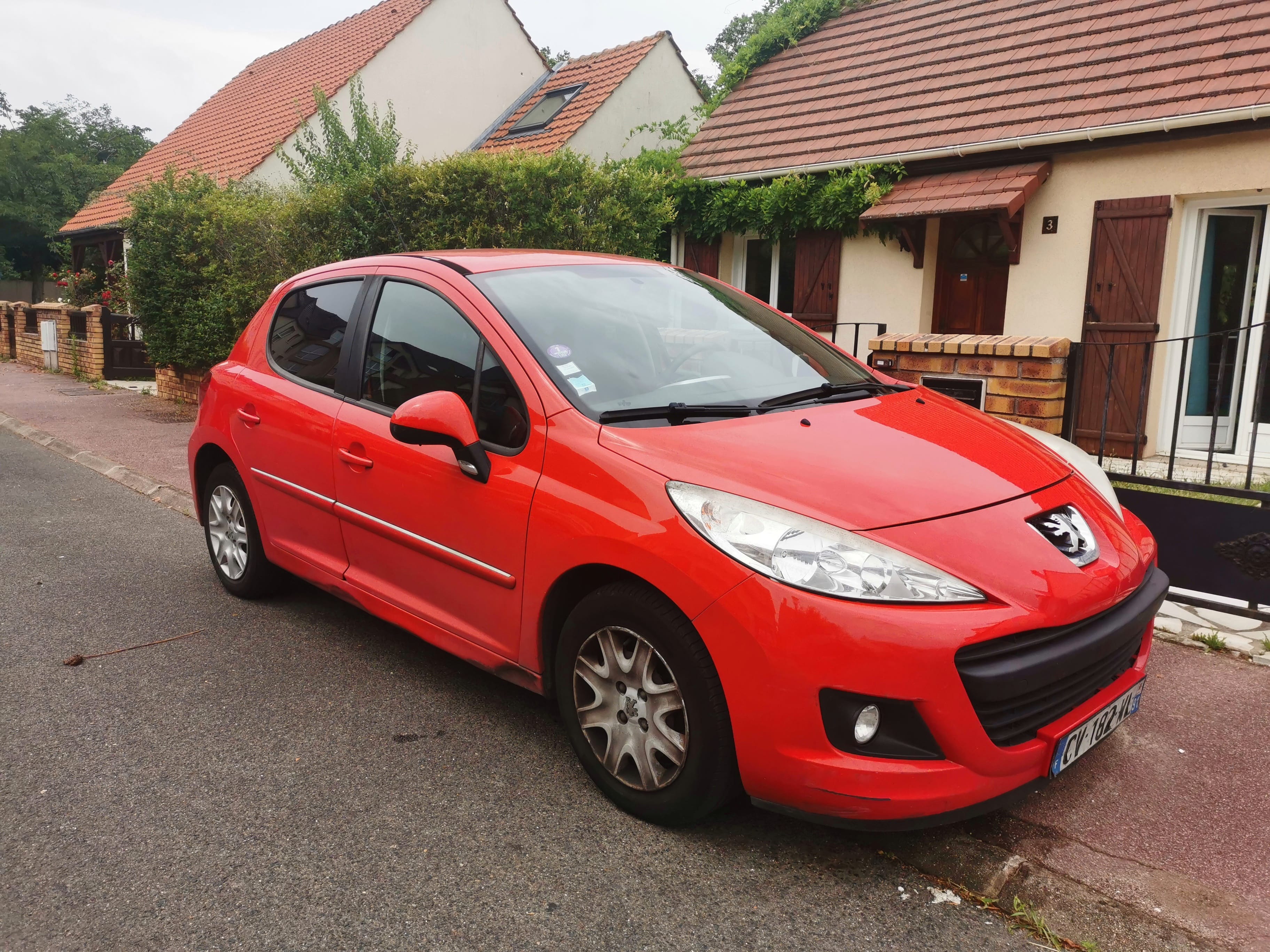 Peugeot 207+ avec Climatisation