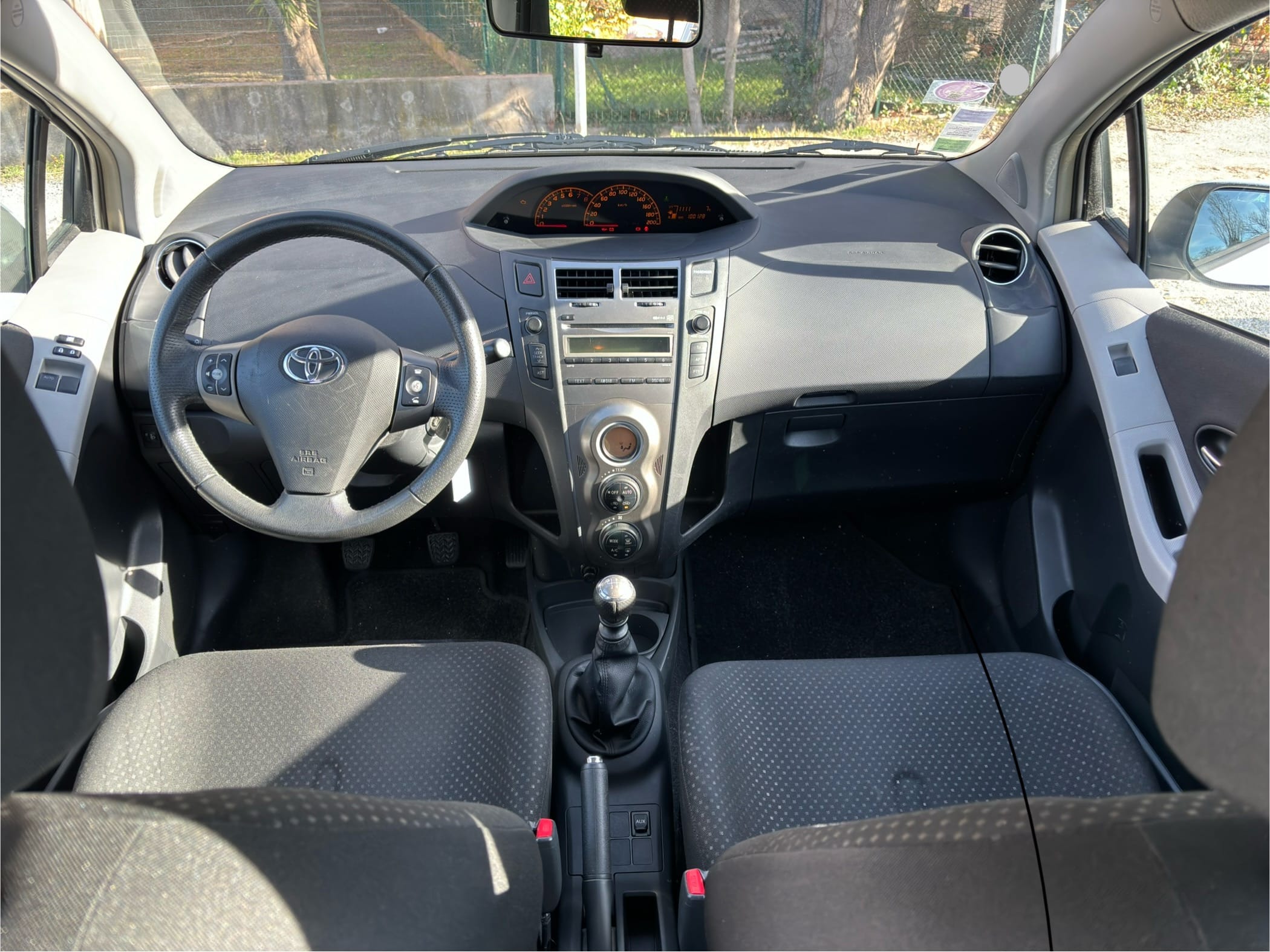 Toyota Yaris avec Autoradio