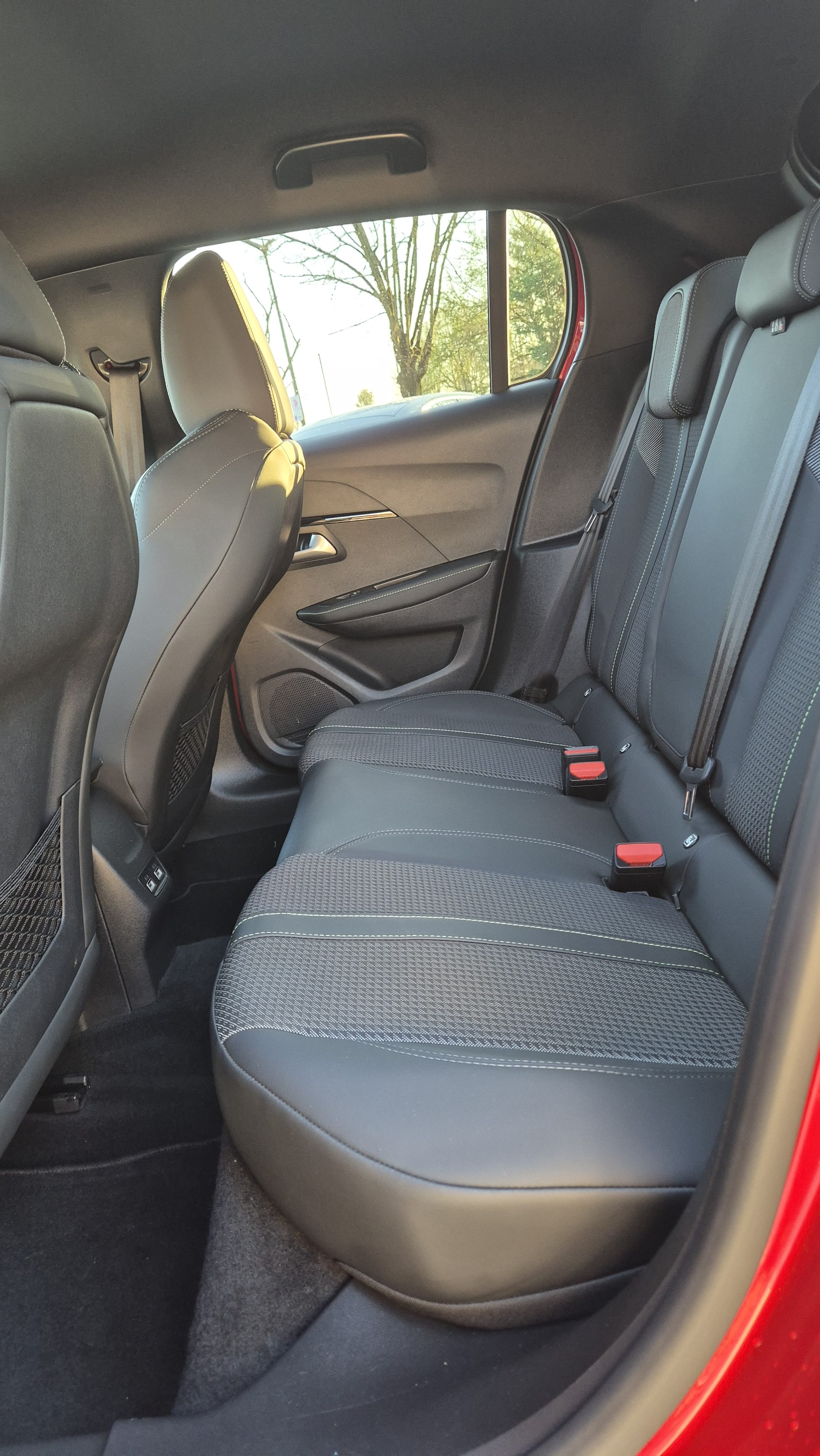 Peugeot e-208 GT avec Audio Bluetooth