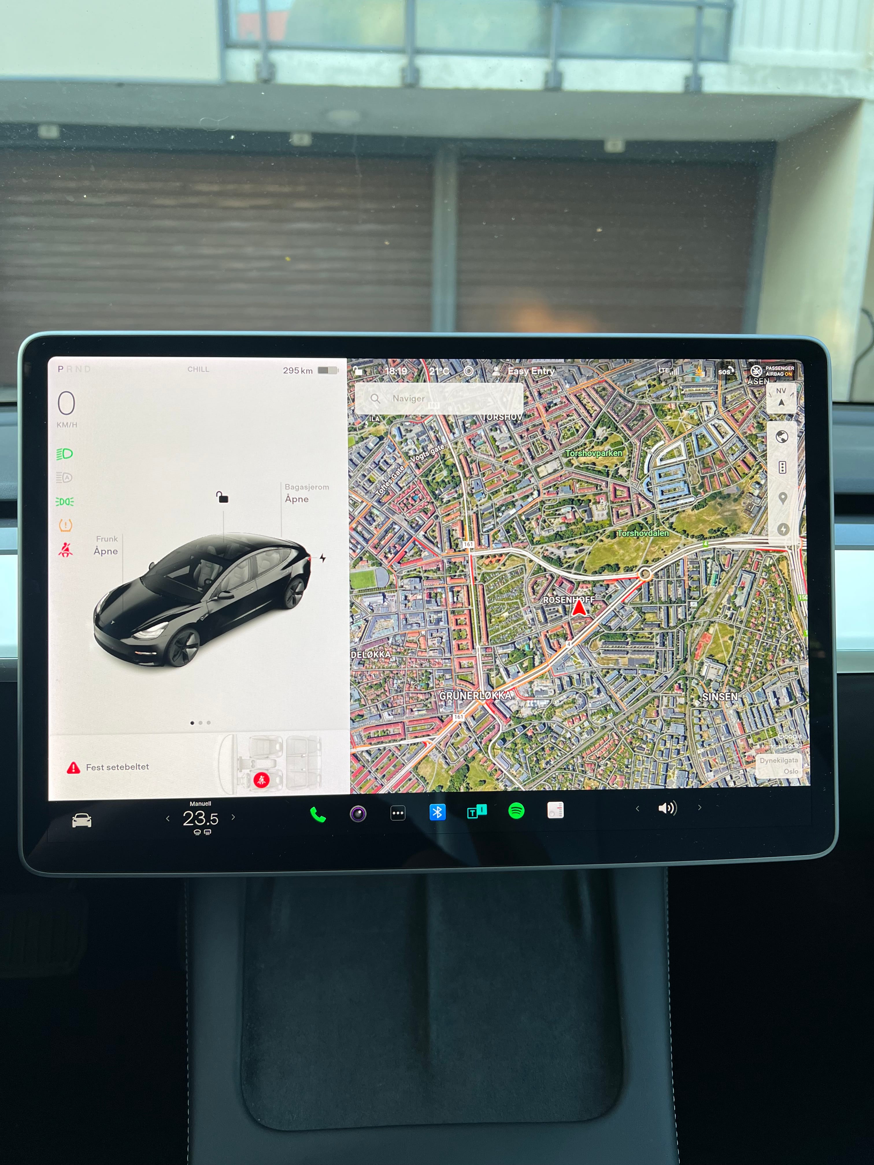 Tesla Model 3 Long Range mit Bluetooth-Audio