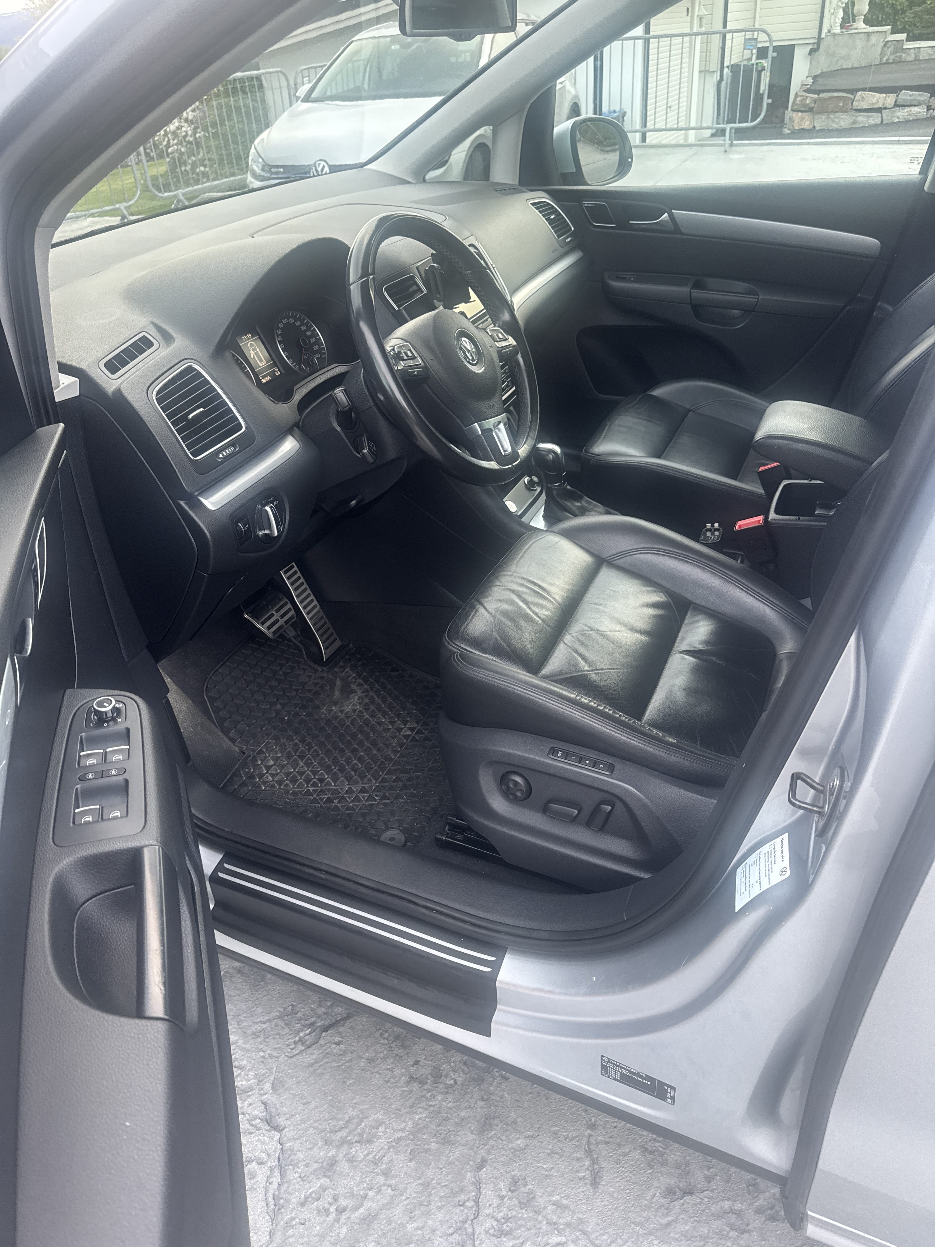 Volkswagen Sharan Automat 2.0 TDI (170hk) - godt utstyrt med Bluetooth audio