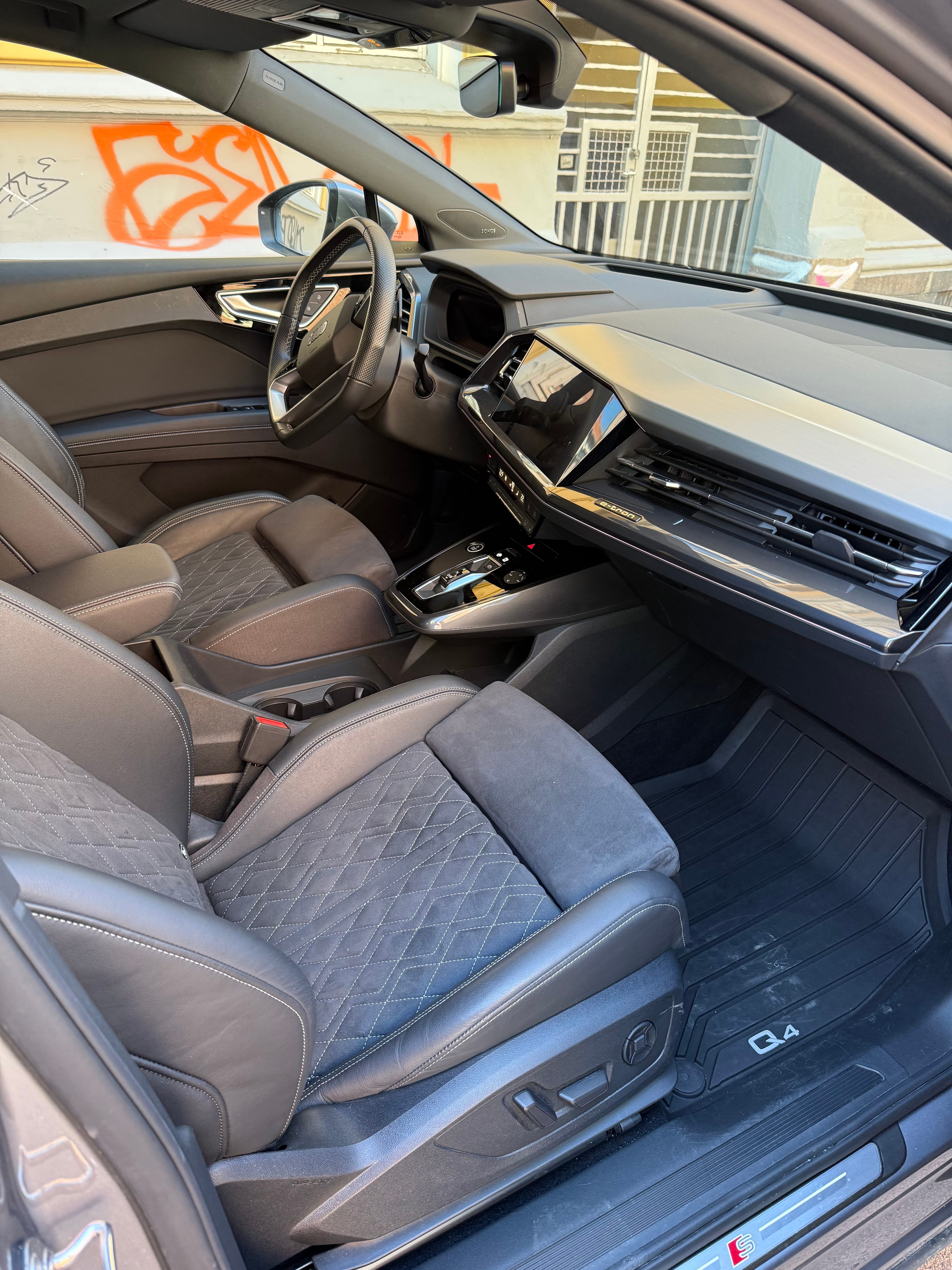 Audi Q4 Sportback 50 e-tron quattro med GPS