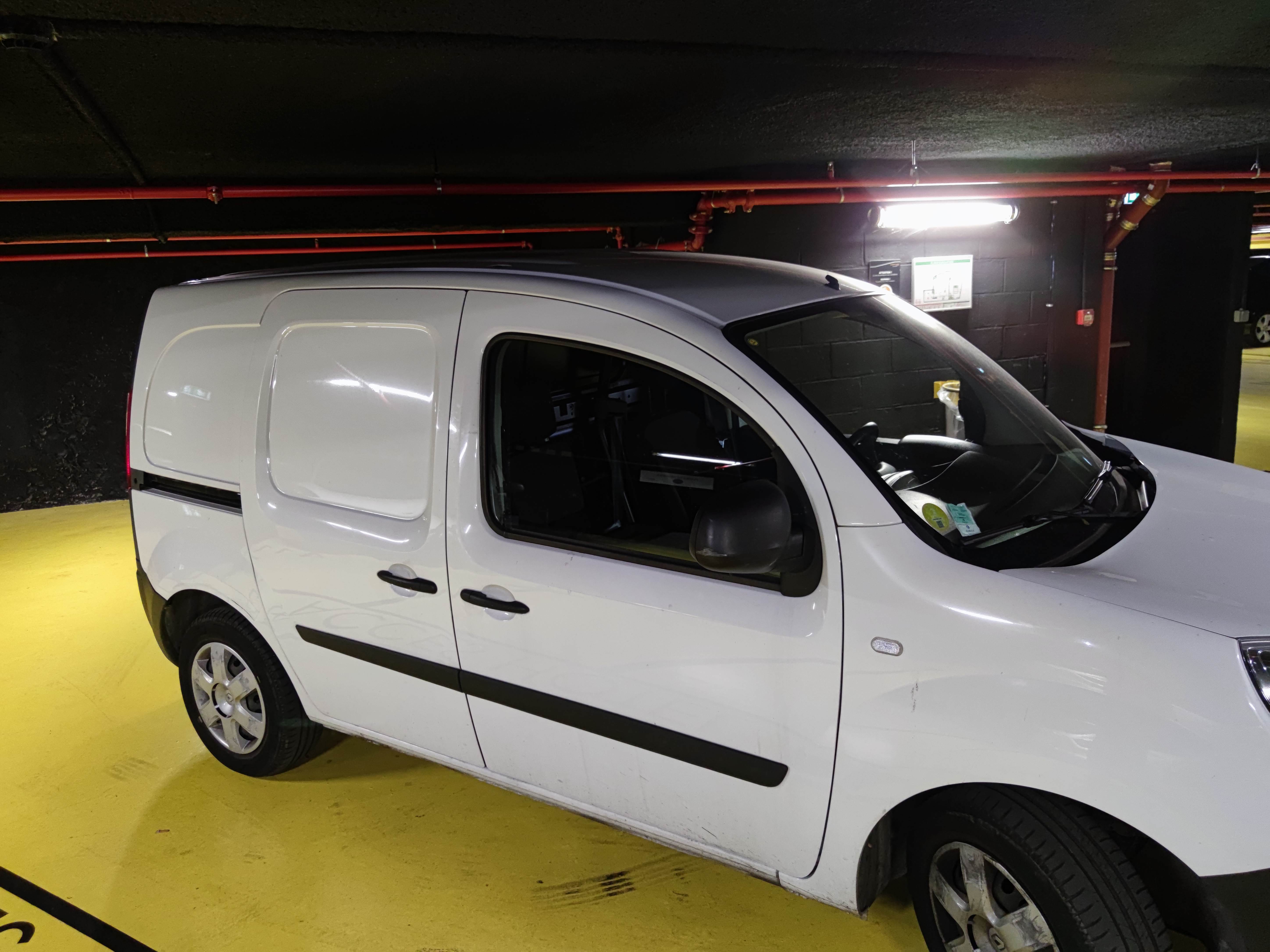 Renault Kangoo Express EM939GW avec Climatisation