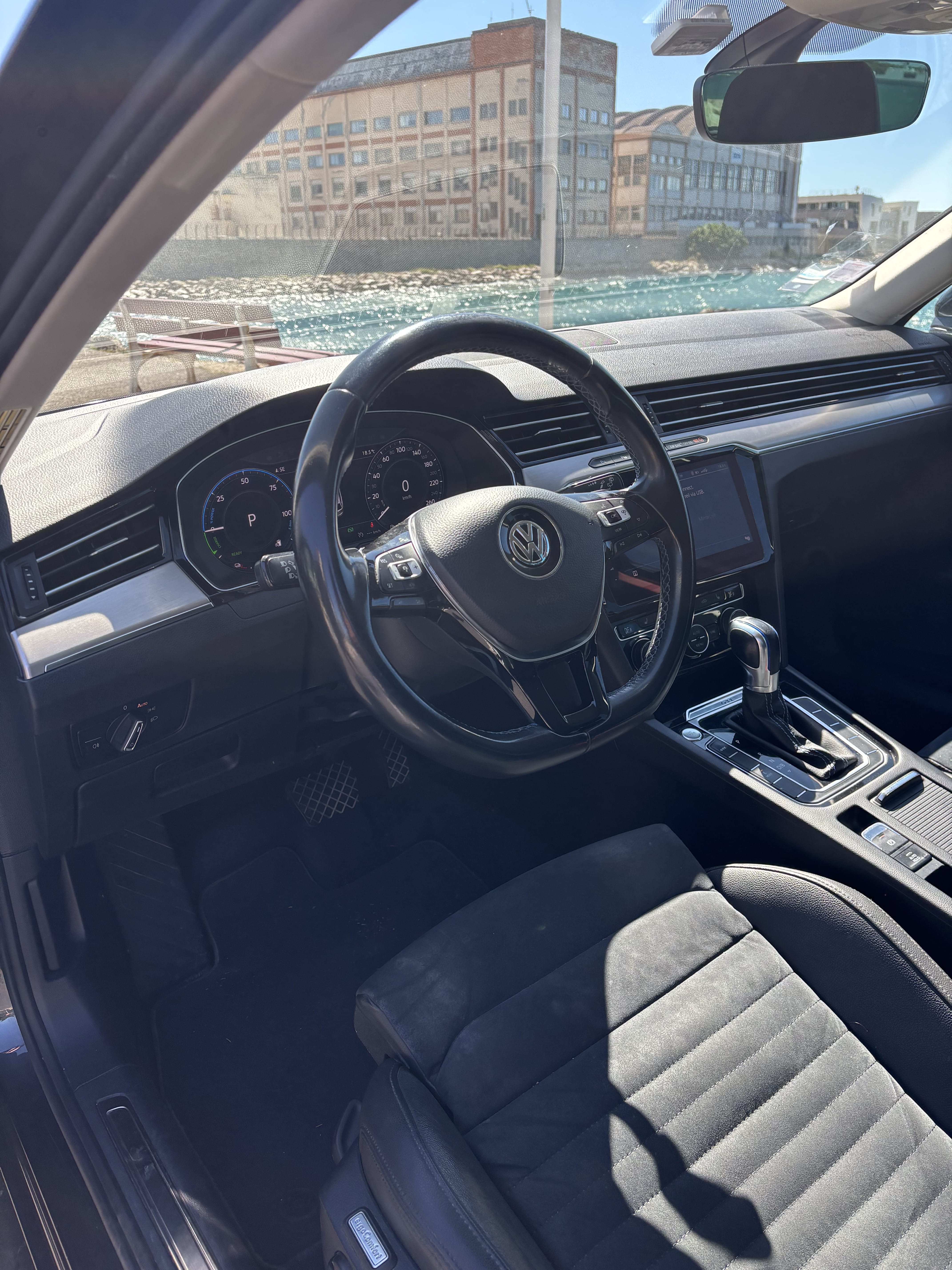 Volkswagen Passat GTE Hybride avec GPS