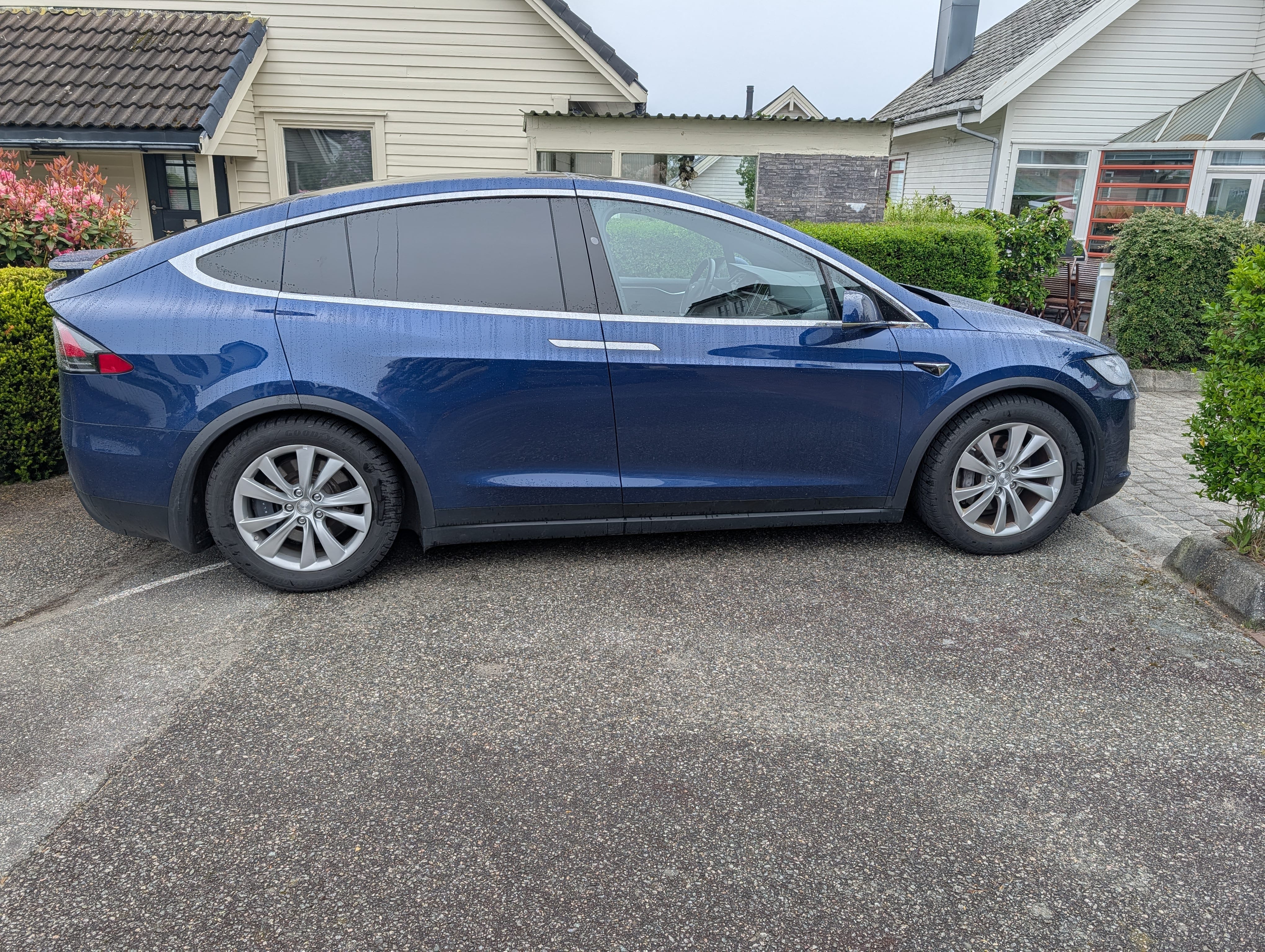 Tesla Model X 75D med Aircondition