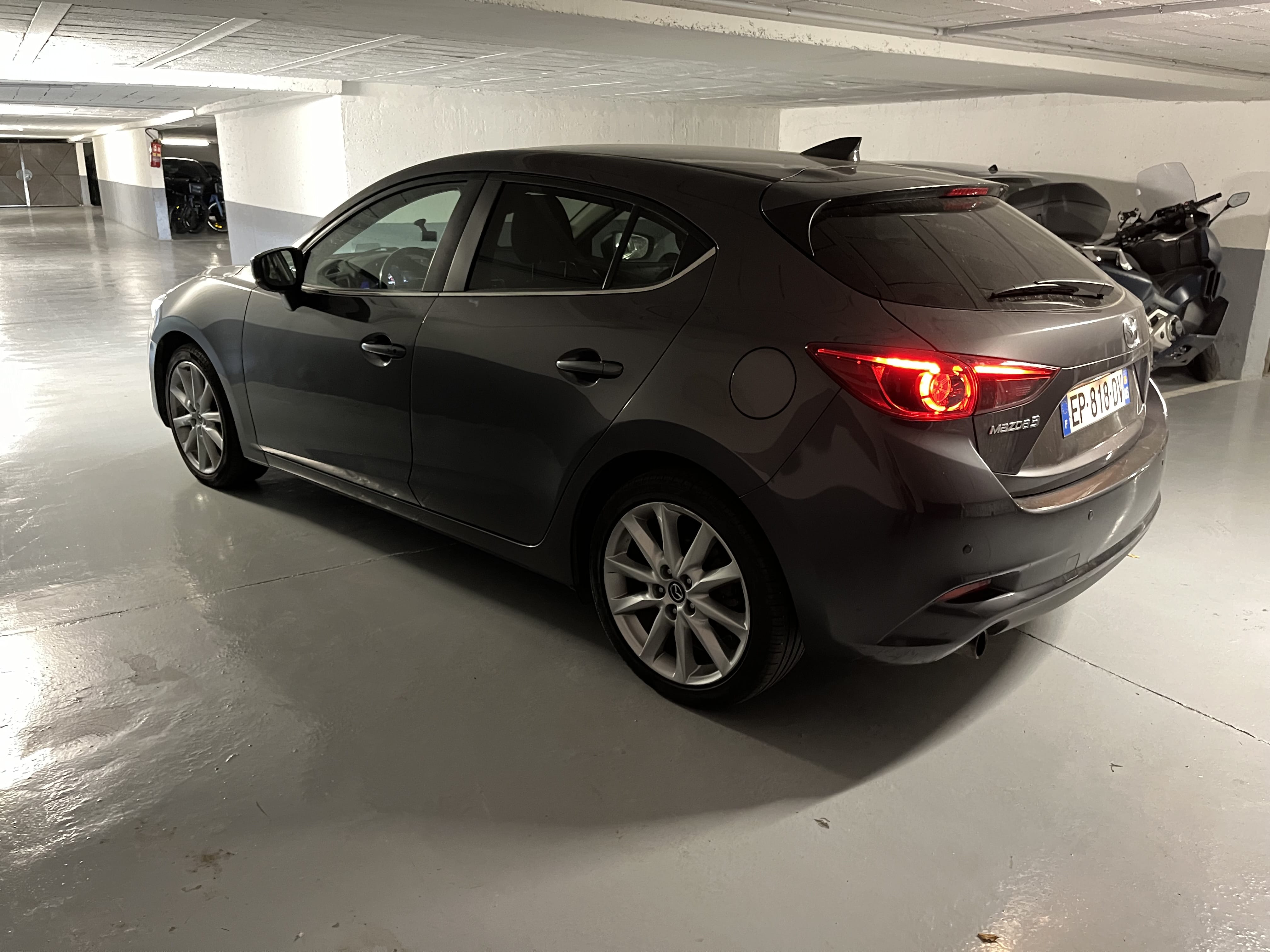 Mazda 3 avec Climatisation