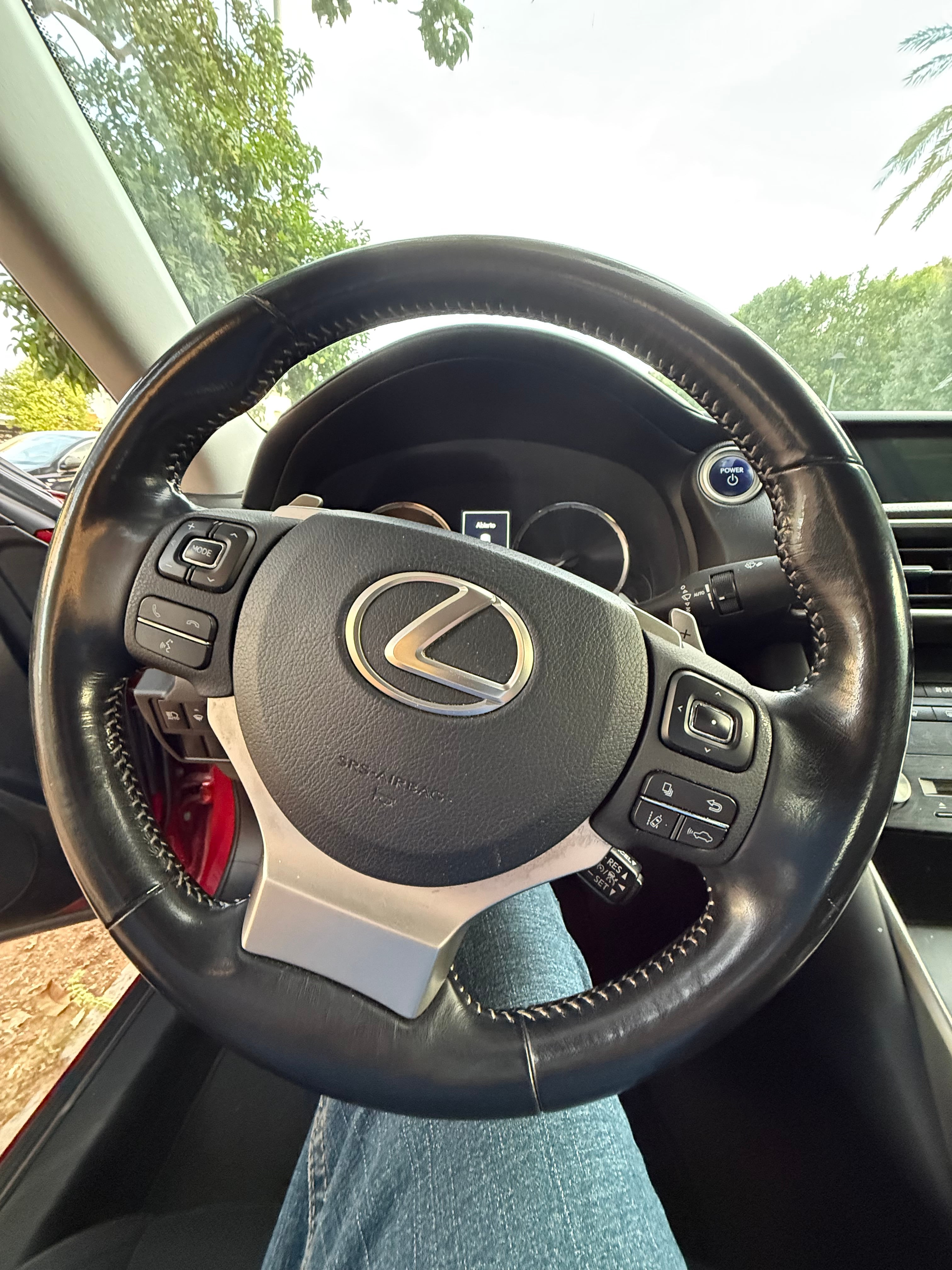 Lexus IS 300h con Audio Bluetooth