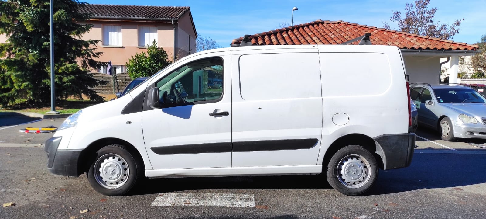 Peugeot Expert mit Navigationsgerät