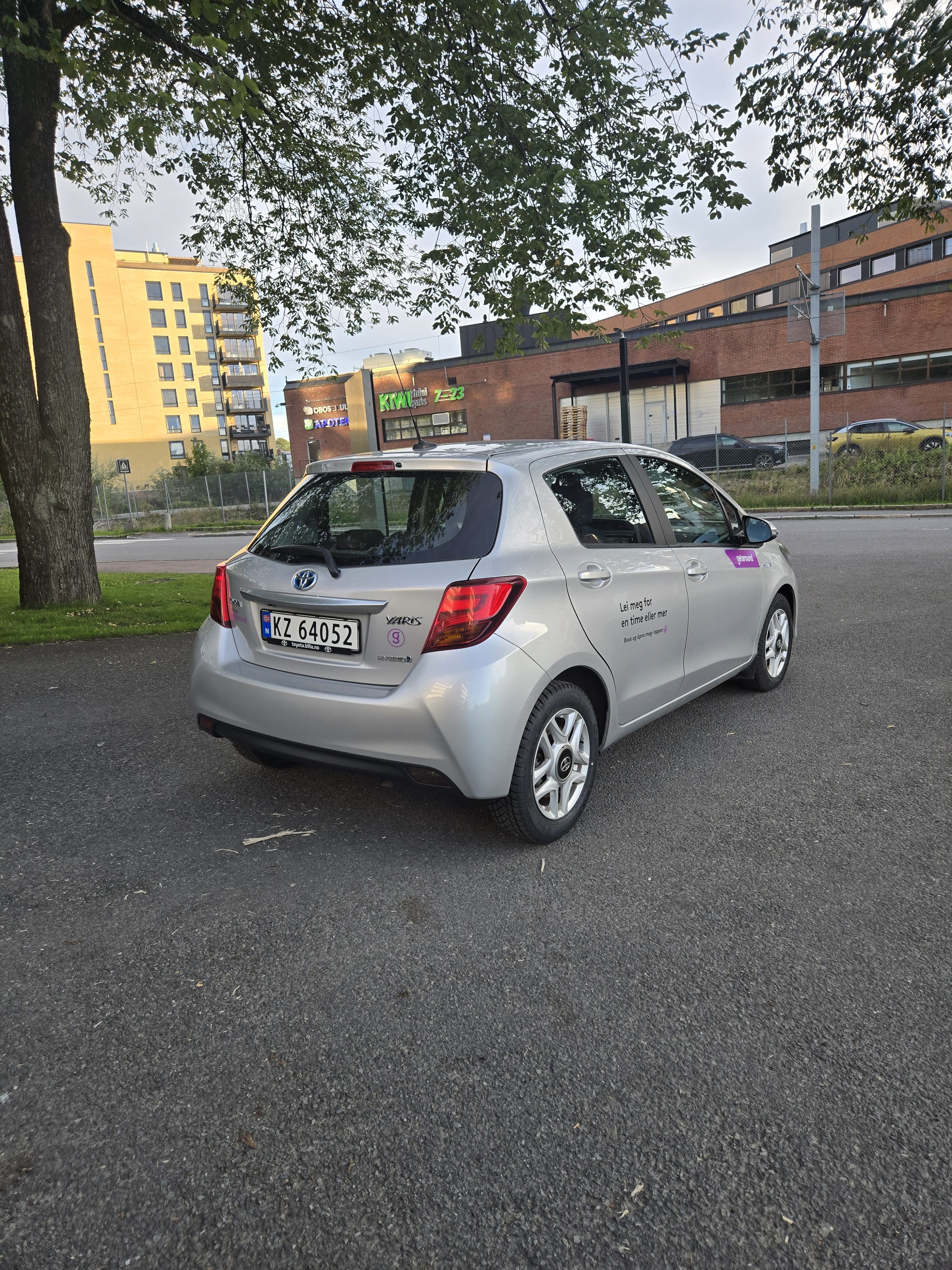 Toyota Yaris Hybrid 1,5 Bensin, Automat inkl. BEBOERKORT SONE parkering med GPS