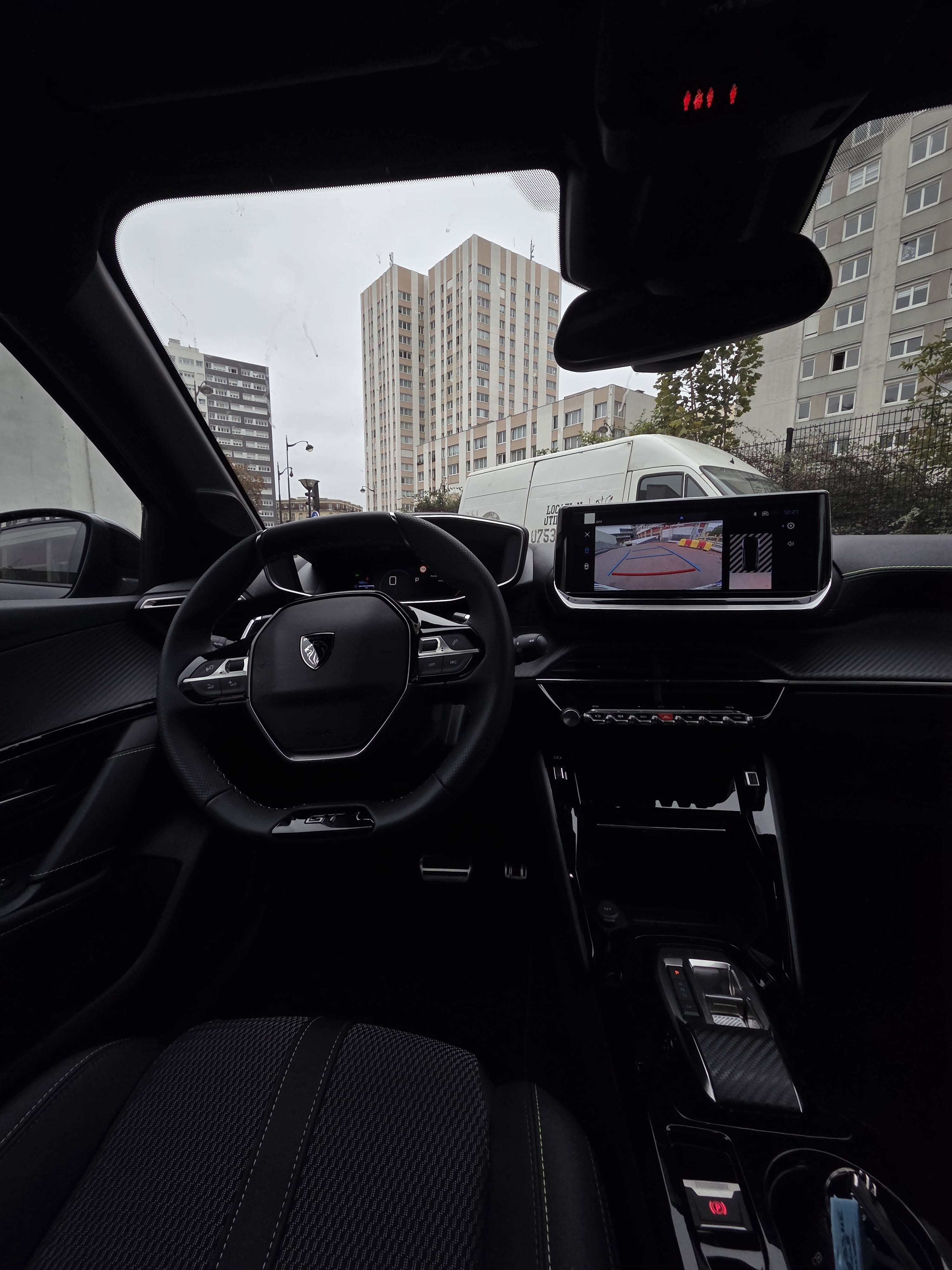 Peugeot 208 avec GPS