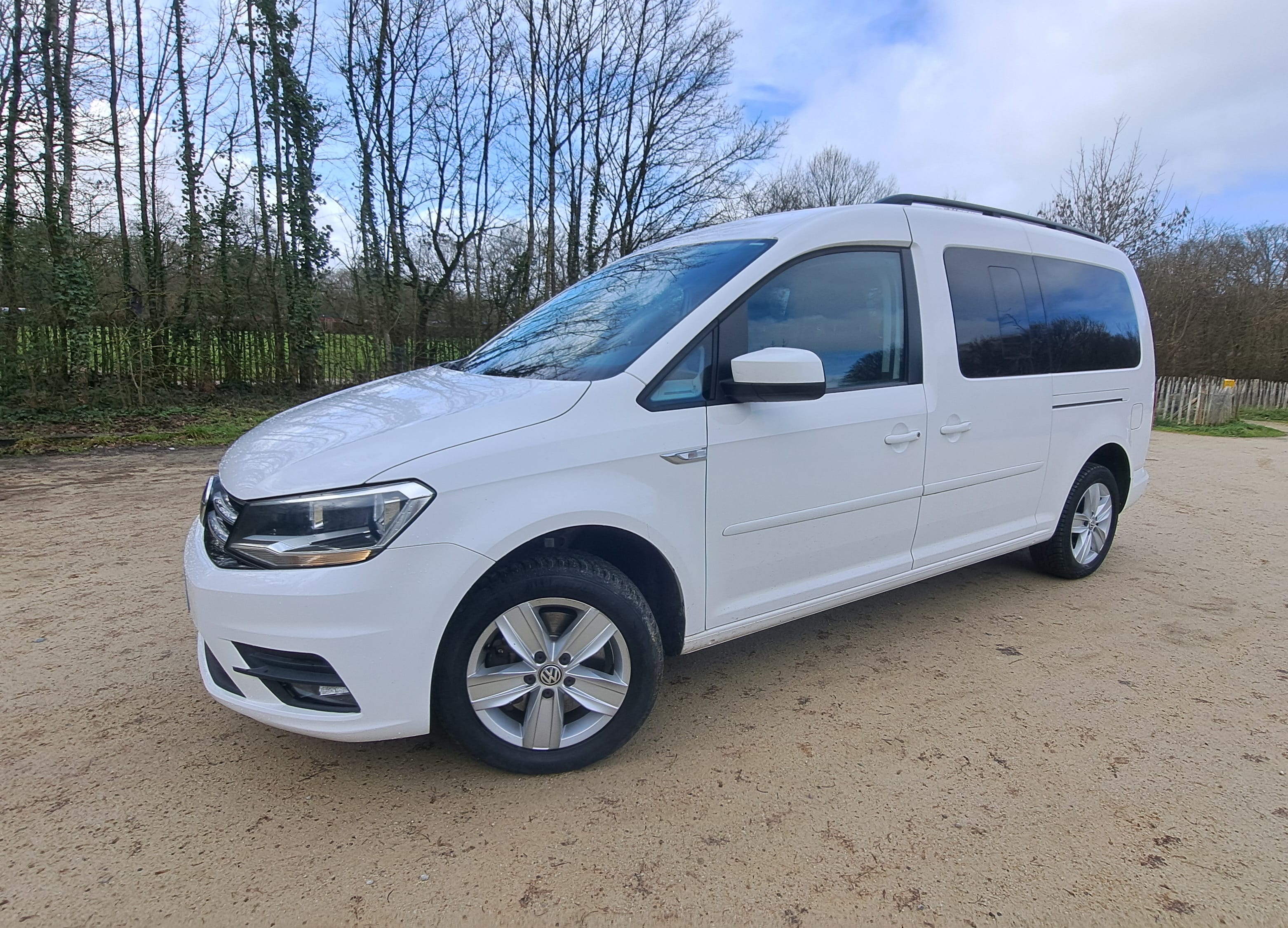 Volkswagen Caddy Maxi Van with Air conditioning