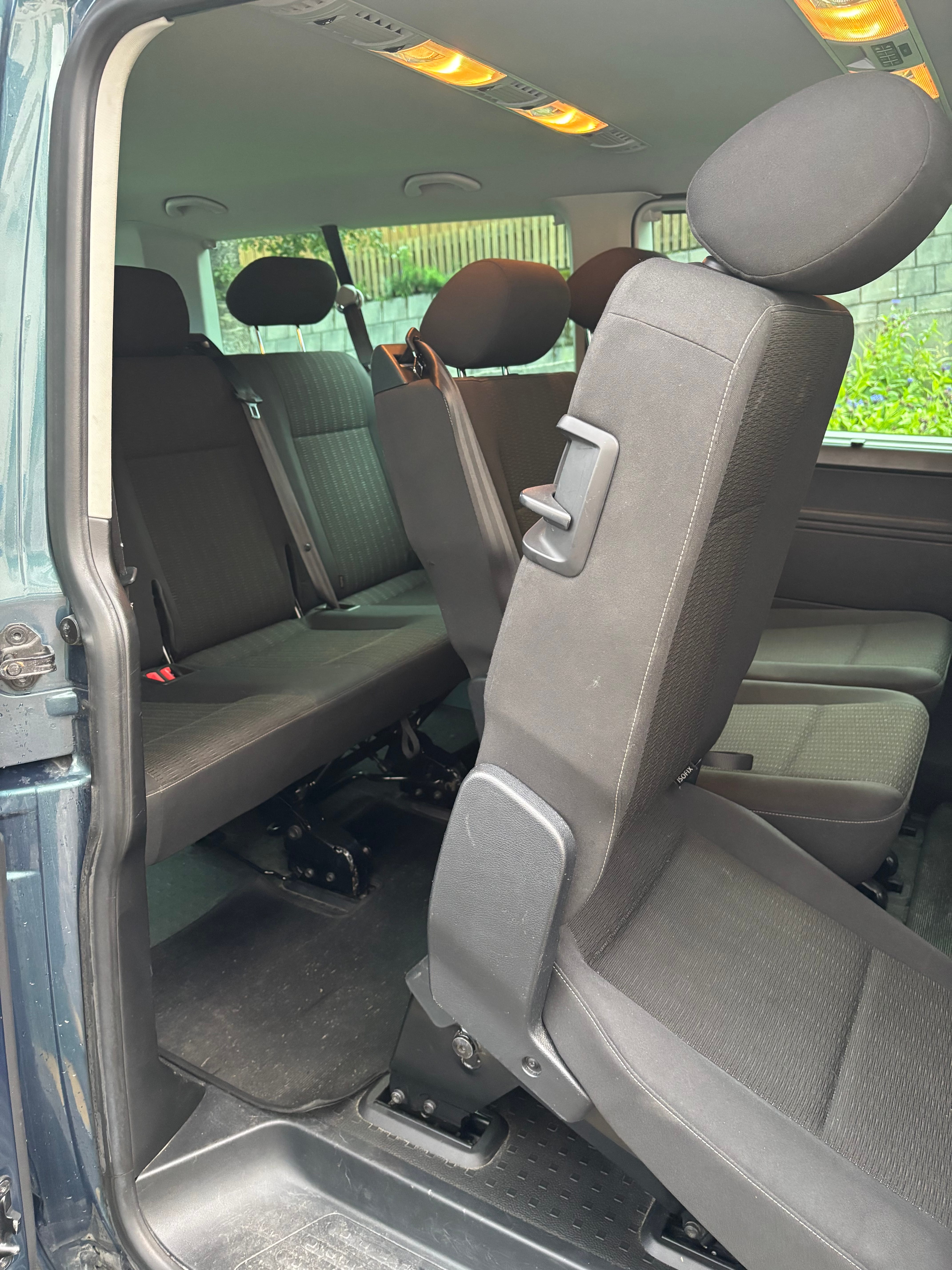 Volkswagen Caravelle with Four-wheel drive