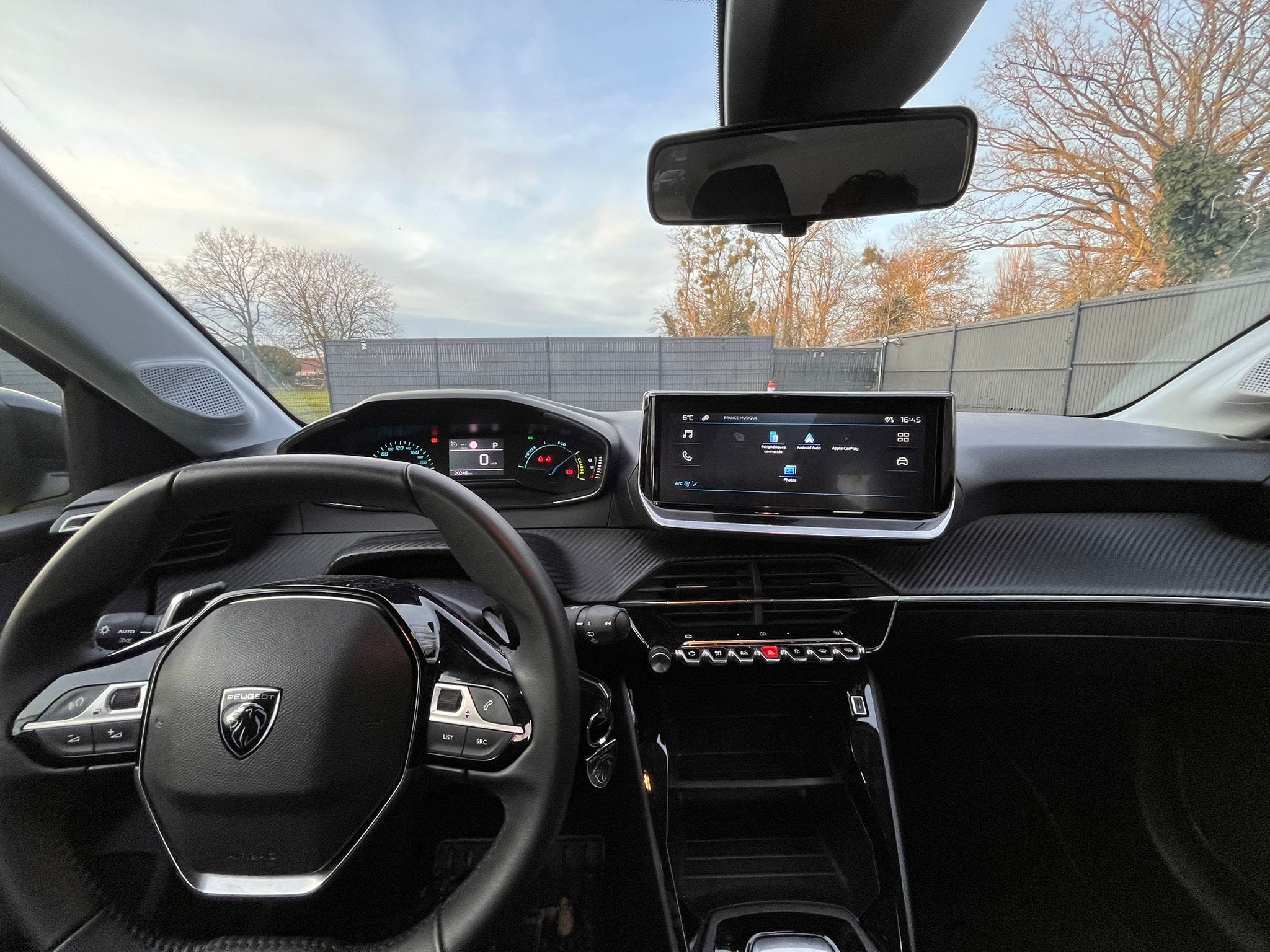 Peugeot 208 avec GPS