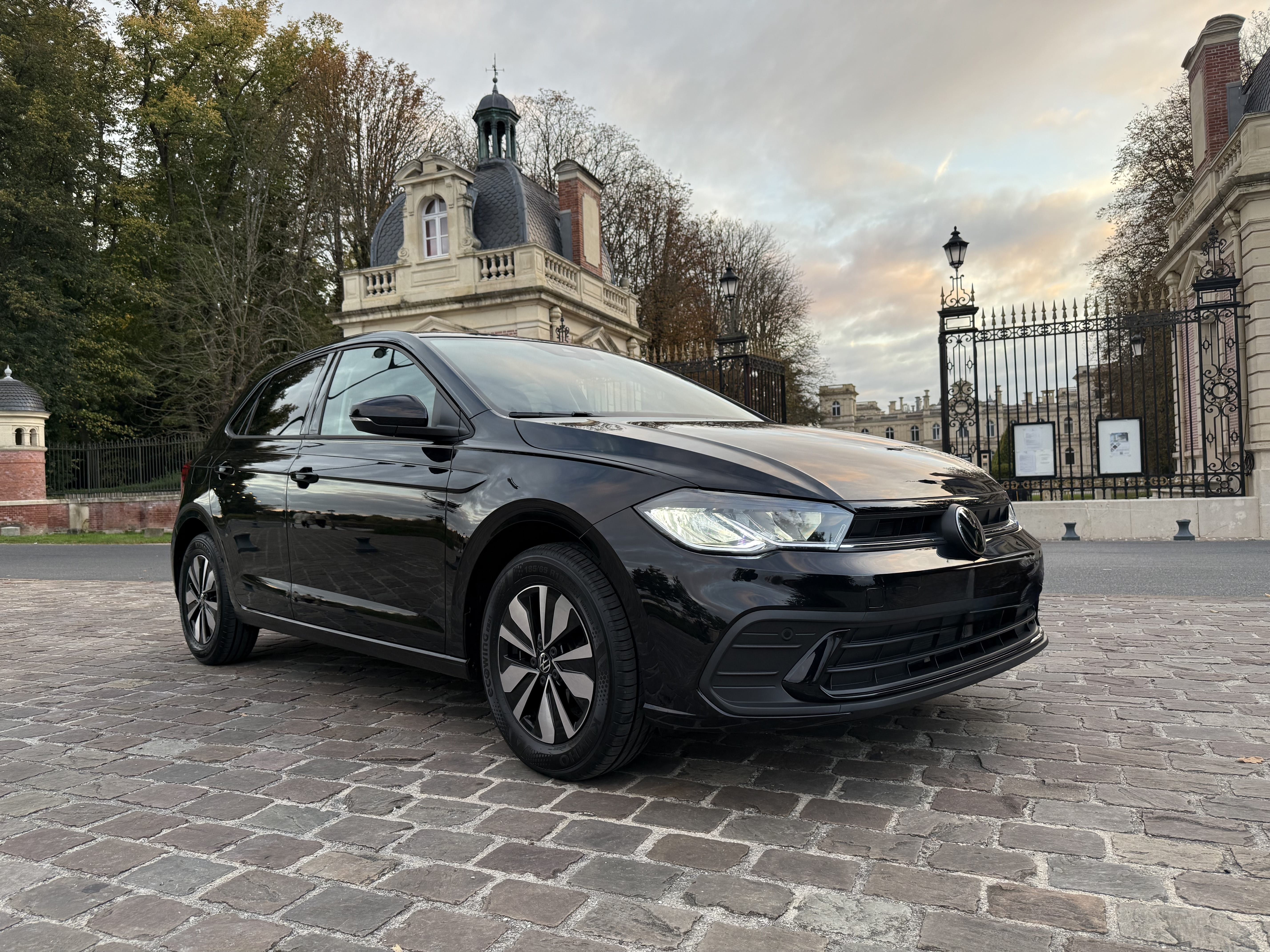 Volkswagen Polo  Gare de Lyon – Boîte auto – Disponible 24/7, 2025, Essence 98, automatique