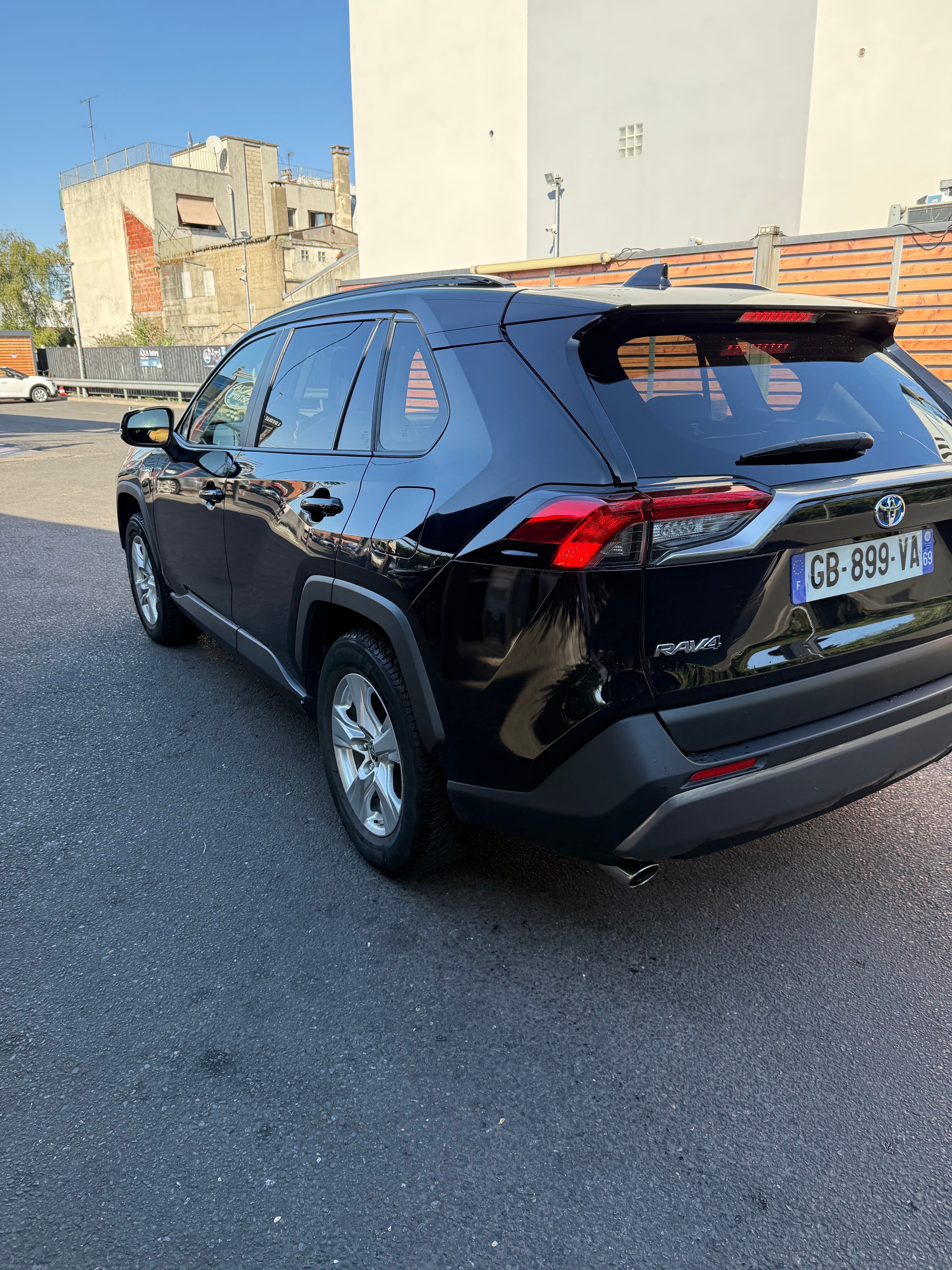 Toyota RAV 4 Hybride, 2021, Essence 95 / Électrique (hybride), automatique