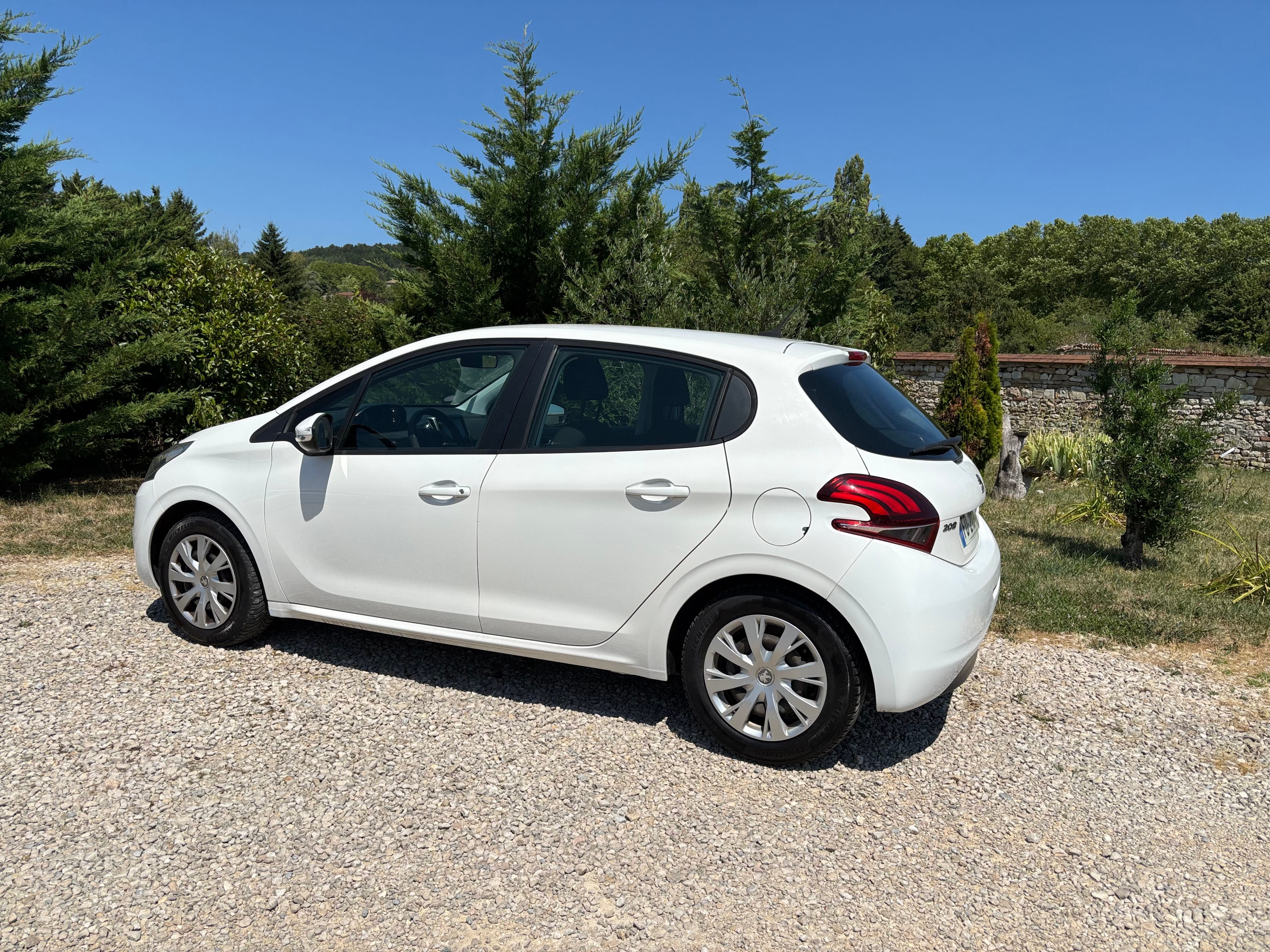 Peugeot 208 1,2 83 cv avec Climatisation