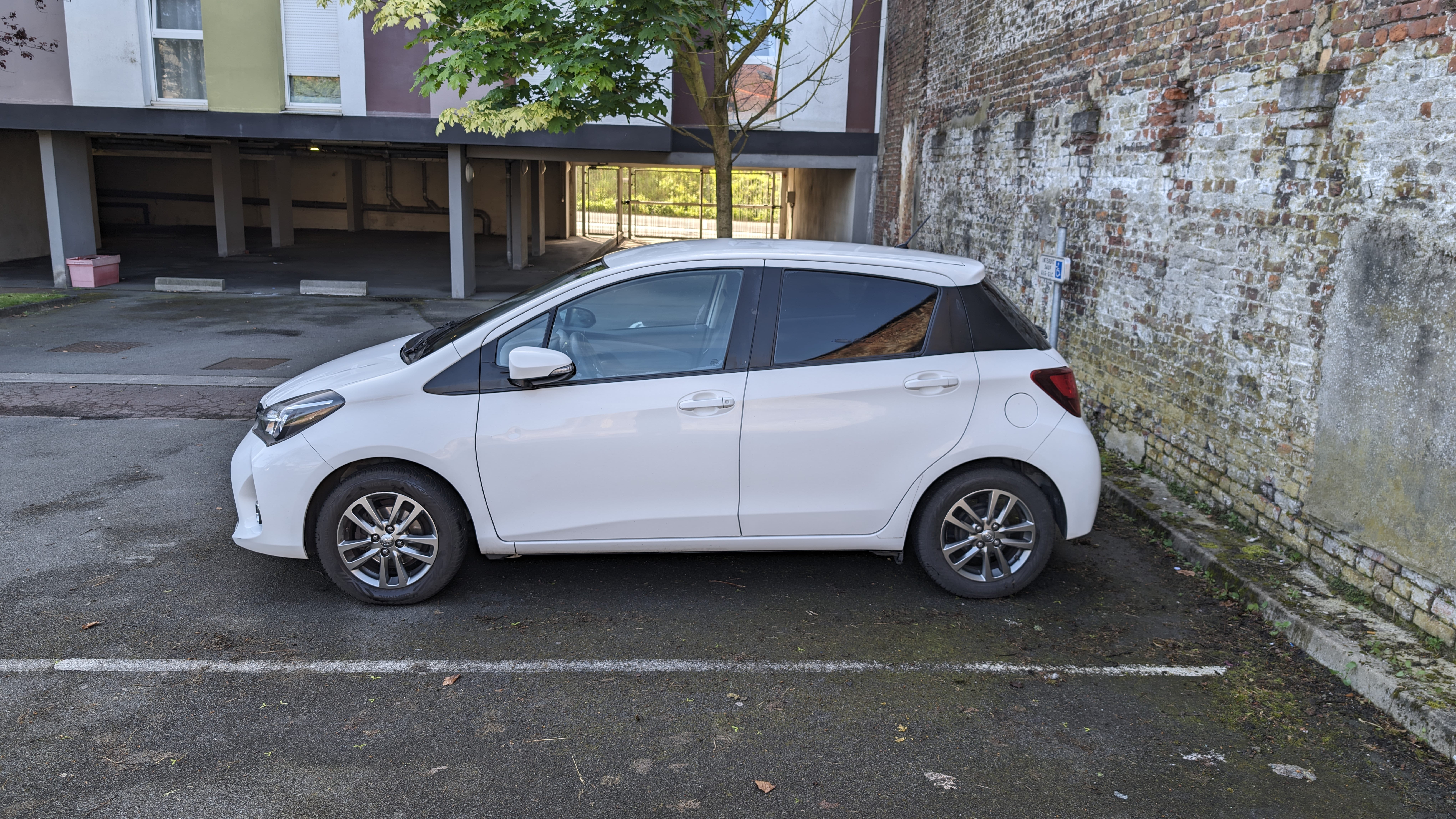 Toyota Yaris  crit'air 1, 69 cv, 2016, Essence 95