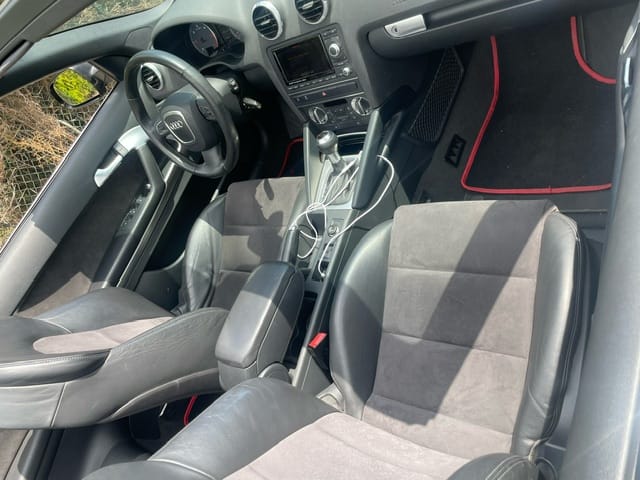 Audi A3 Cabriolet 2.0 DIESEL avec Entrée audio / iPod