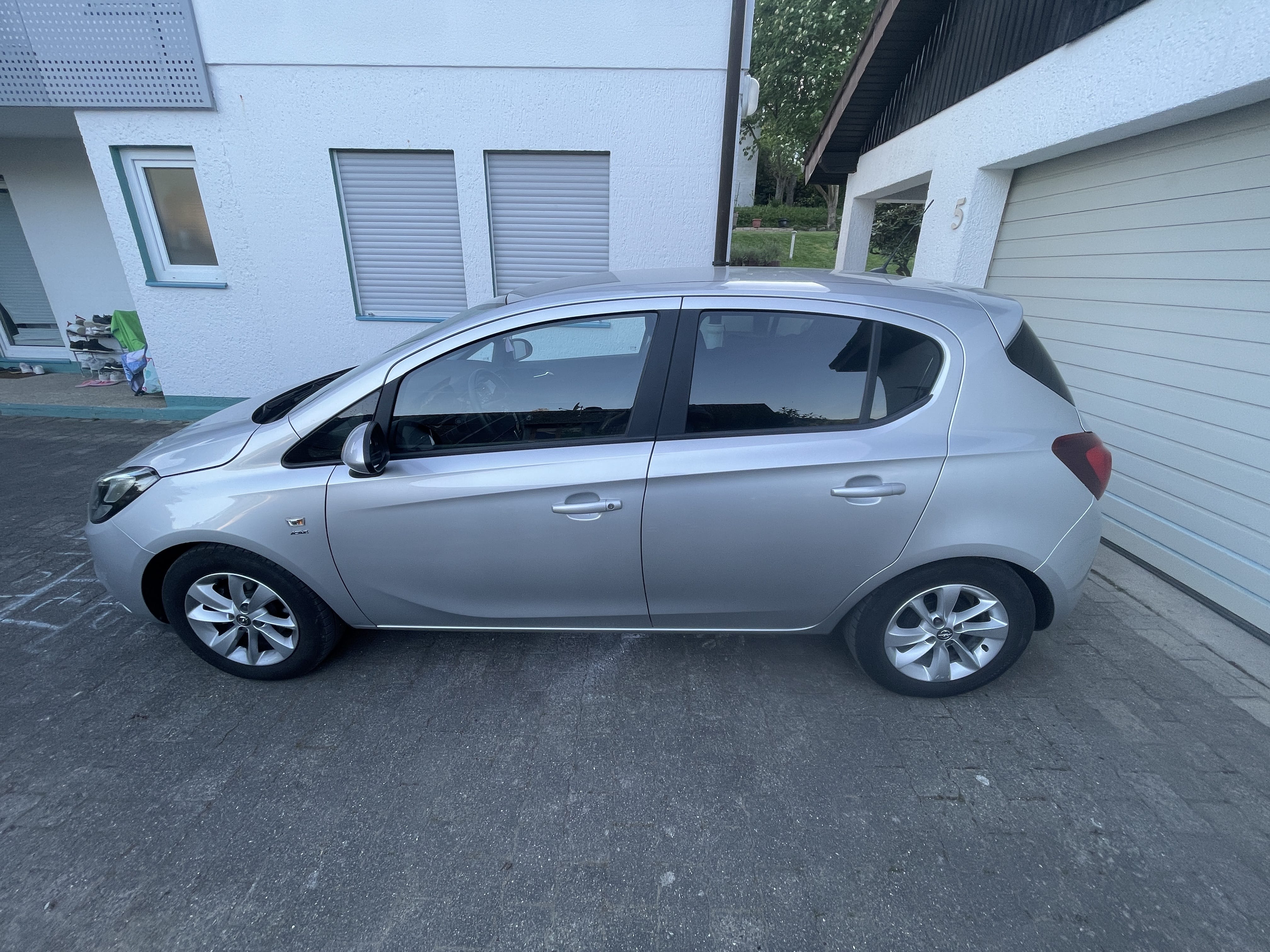 Opel Corsa A/C, Sitzheizung, Lenkradheizung, Rückfahrkamera, CarPlay, Abdroid Auto mit Klimaanlage