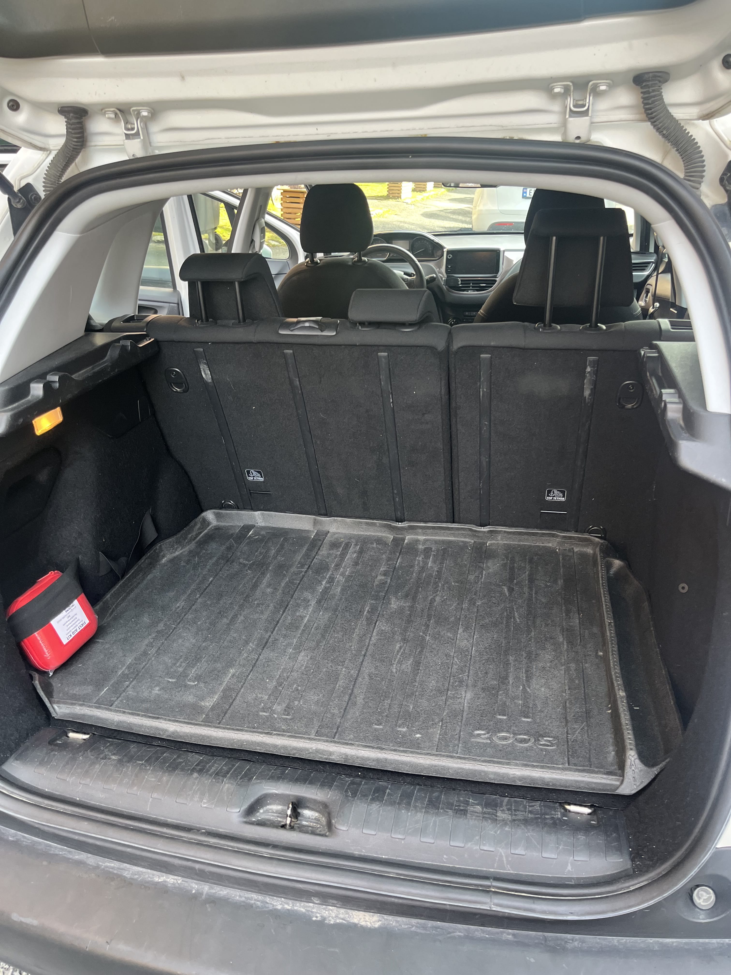 Peugeot 2008 with Hitch
