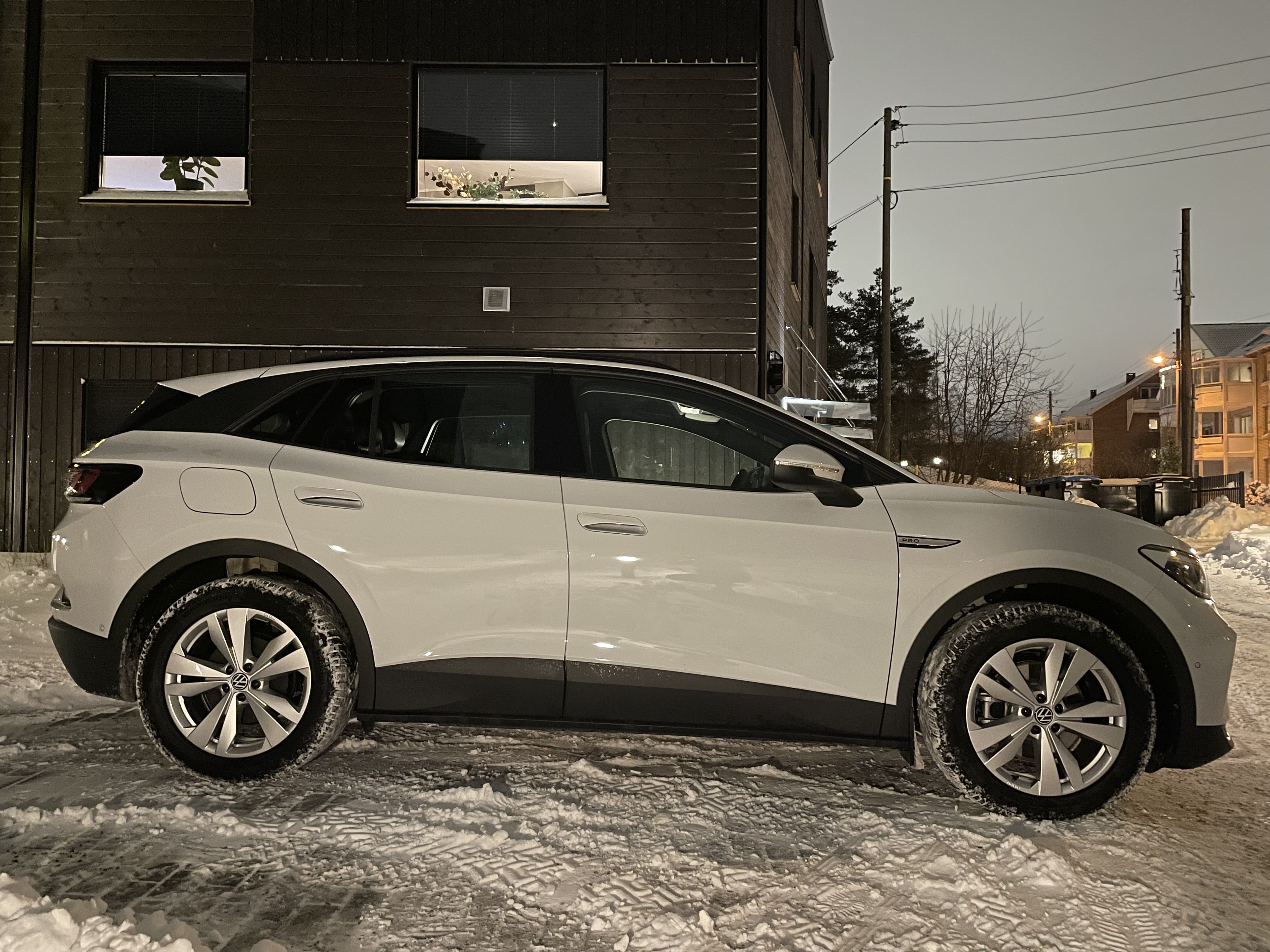 Volkswagen ID.4 (2022) - ny elbil med lang rekkevidde. med Aircondition