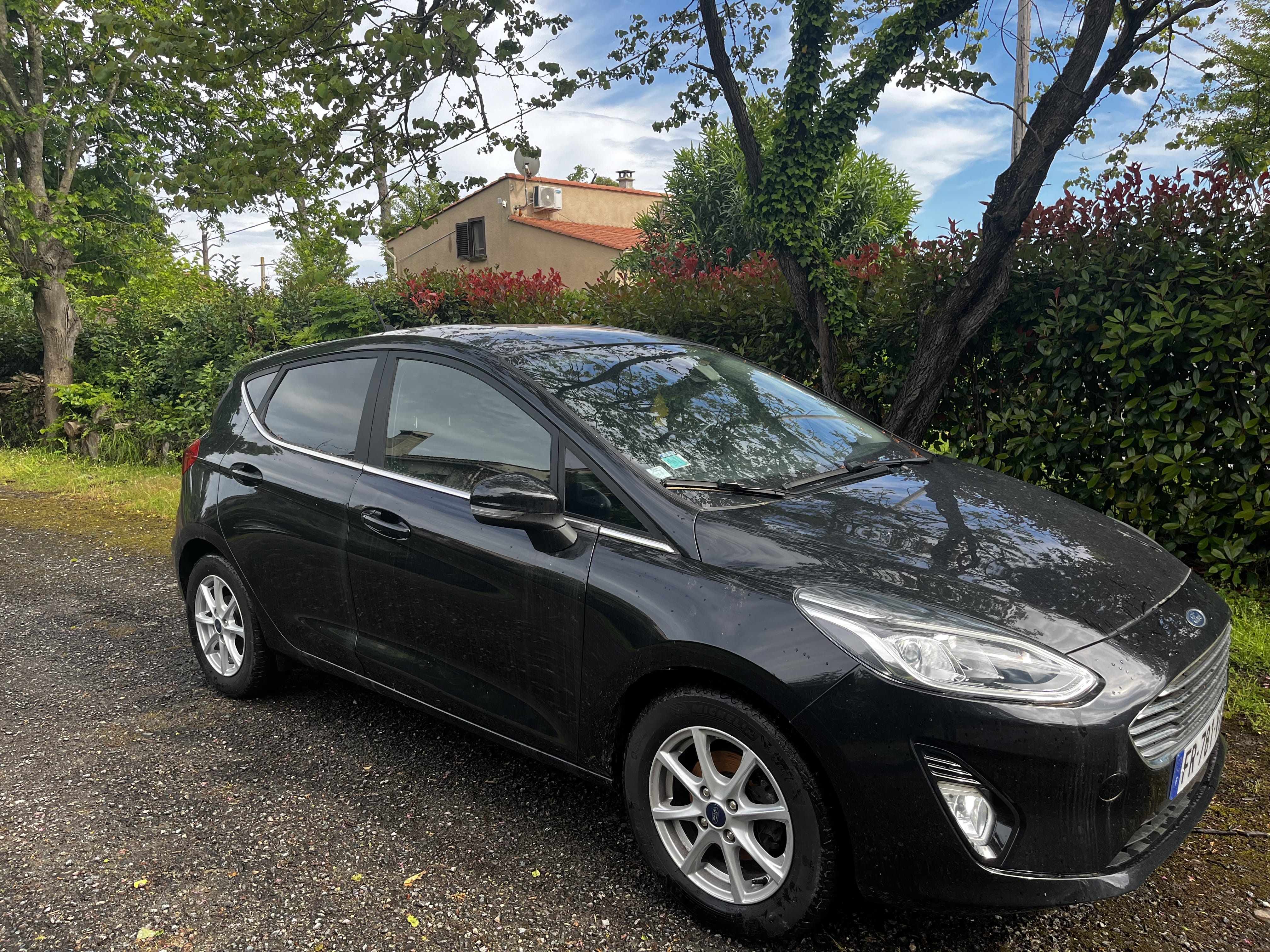 Ford Fiesta VII 5 portes 1.0 SCTi EcoBoost 12V S&S 95 cv avec Siège bébé