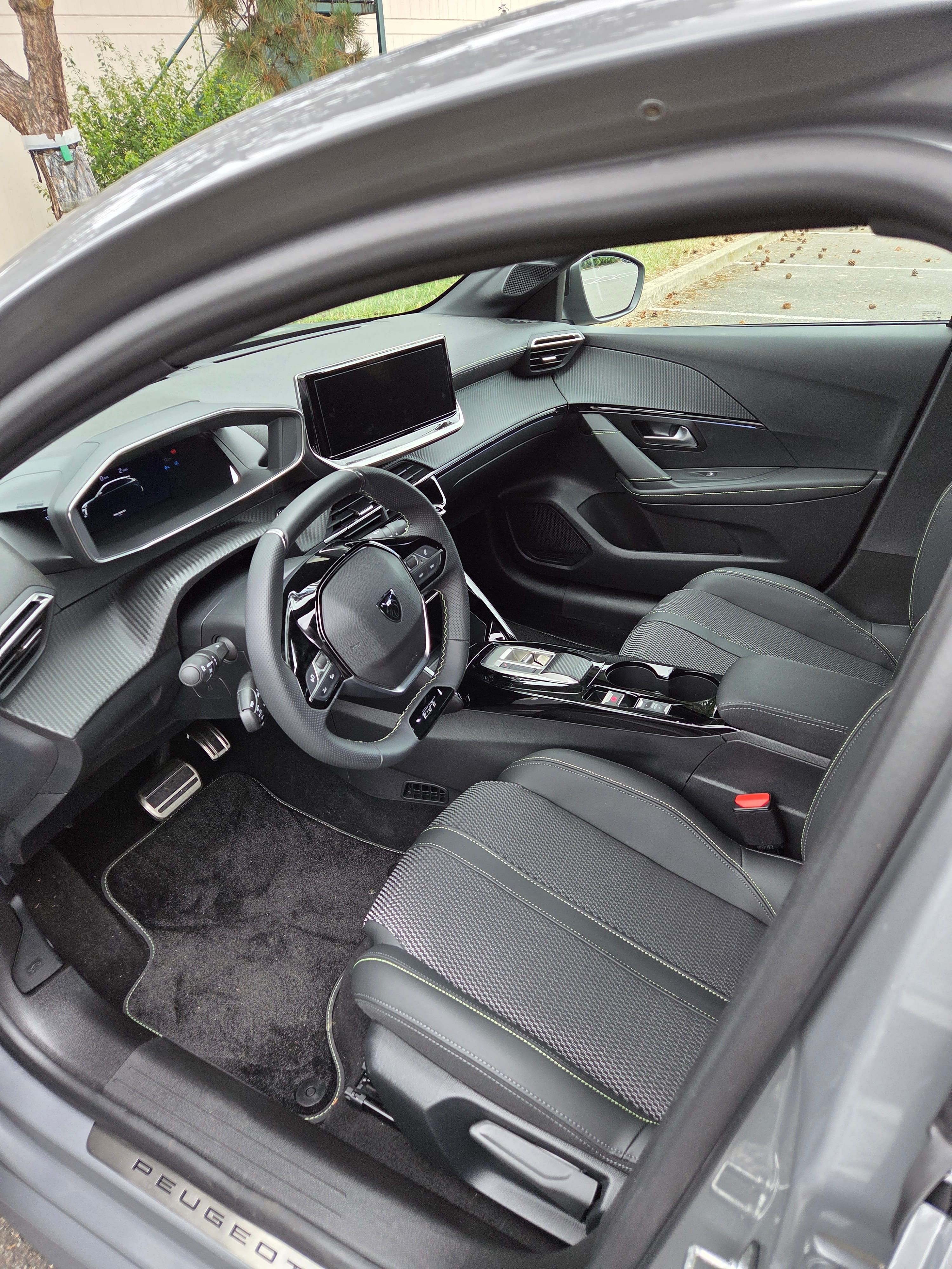 Peugeot 208 avec GPS