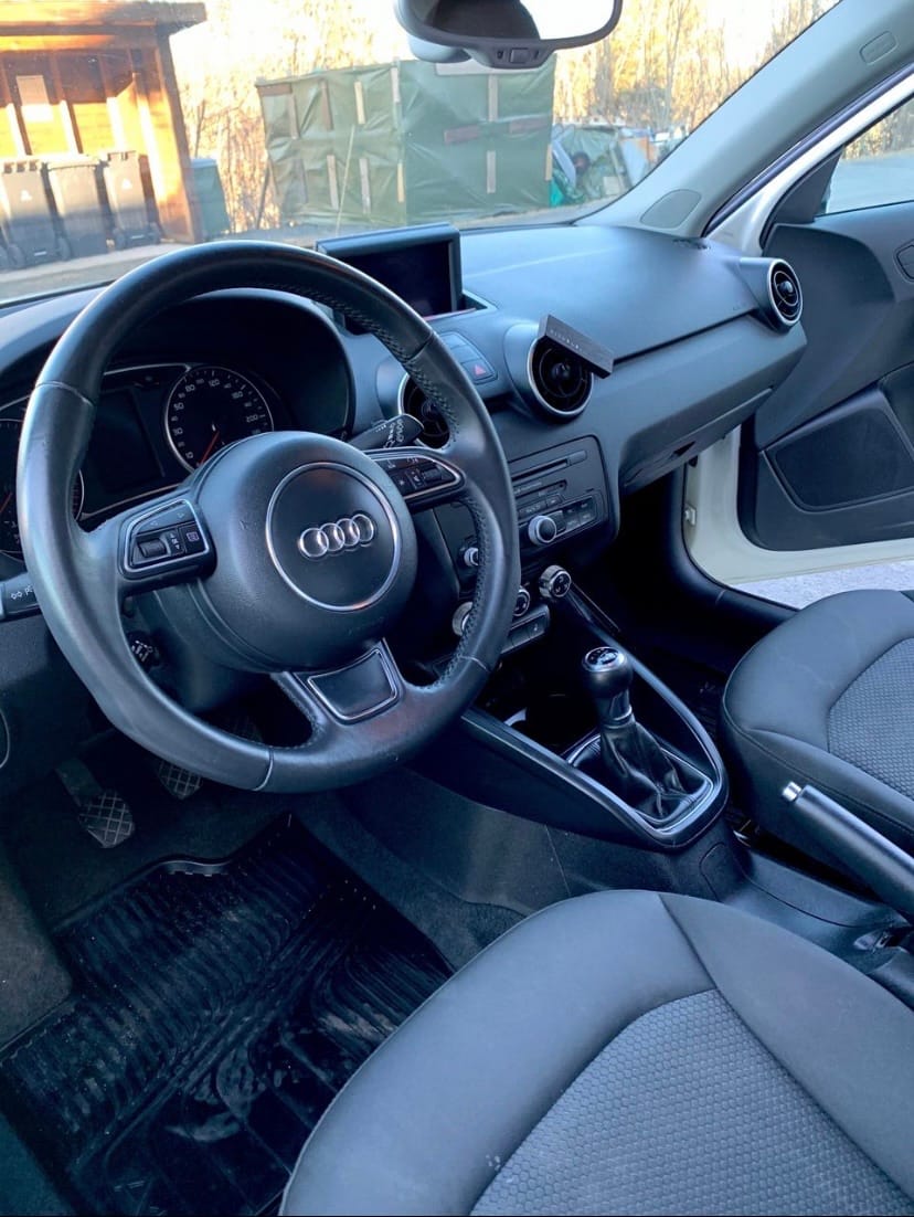 Audi A1 Sportback with Bluetooth audio