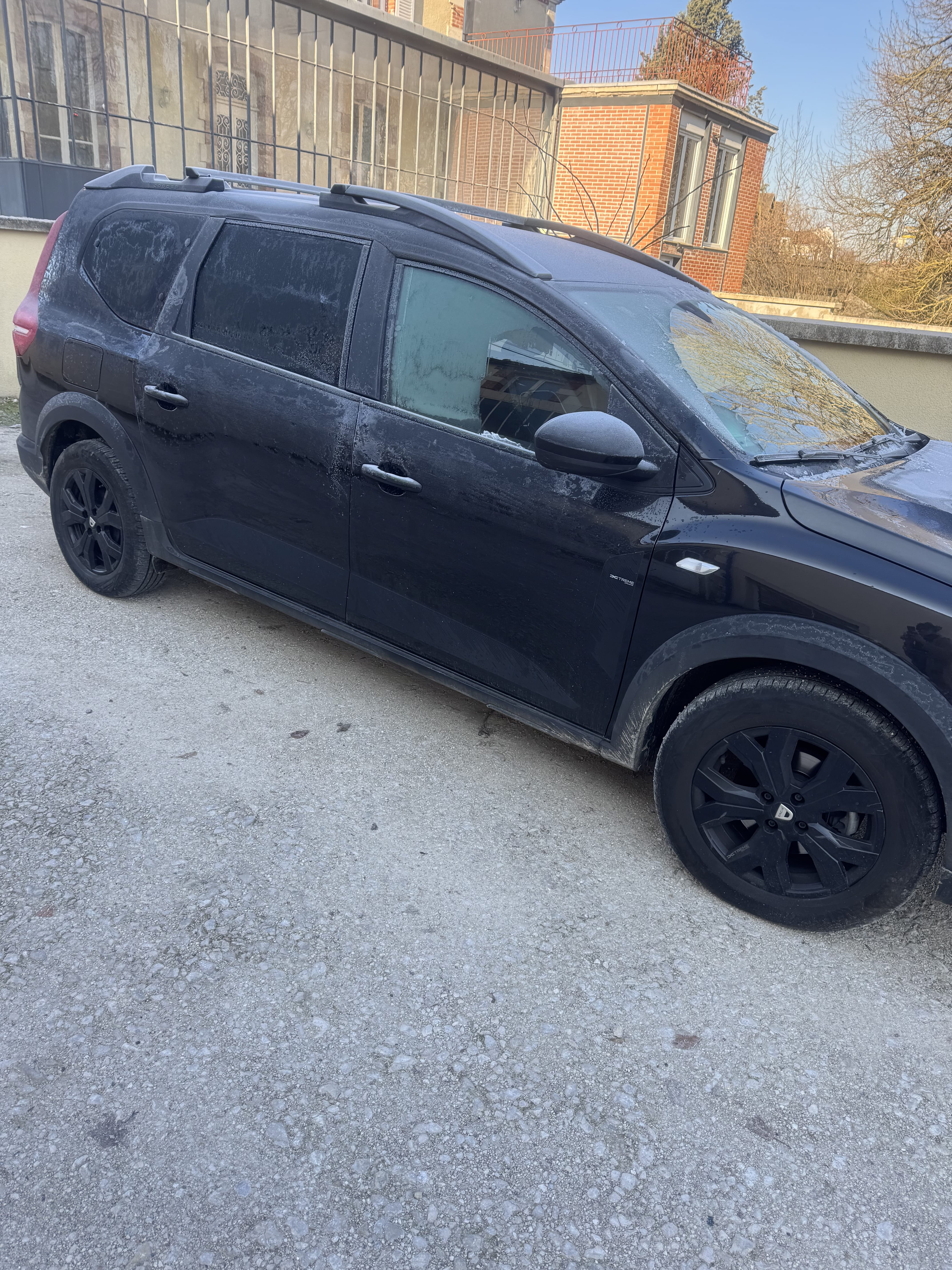 Dacia Jogger, 2023, Essence 95, 7 places
