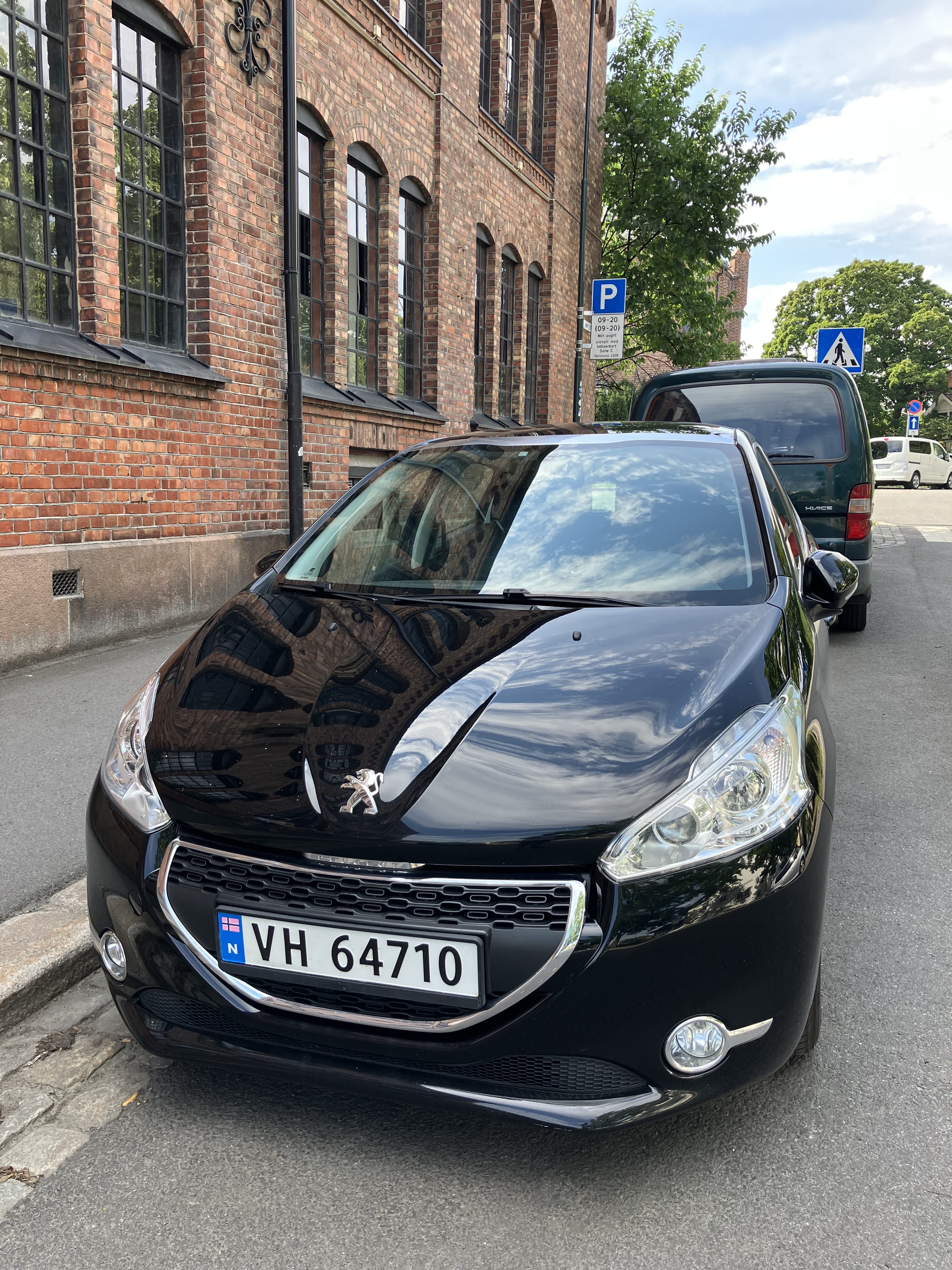 Peugeot 208