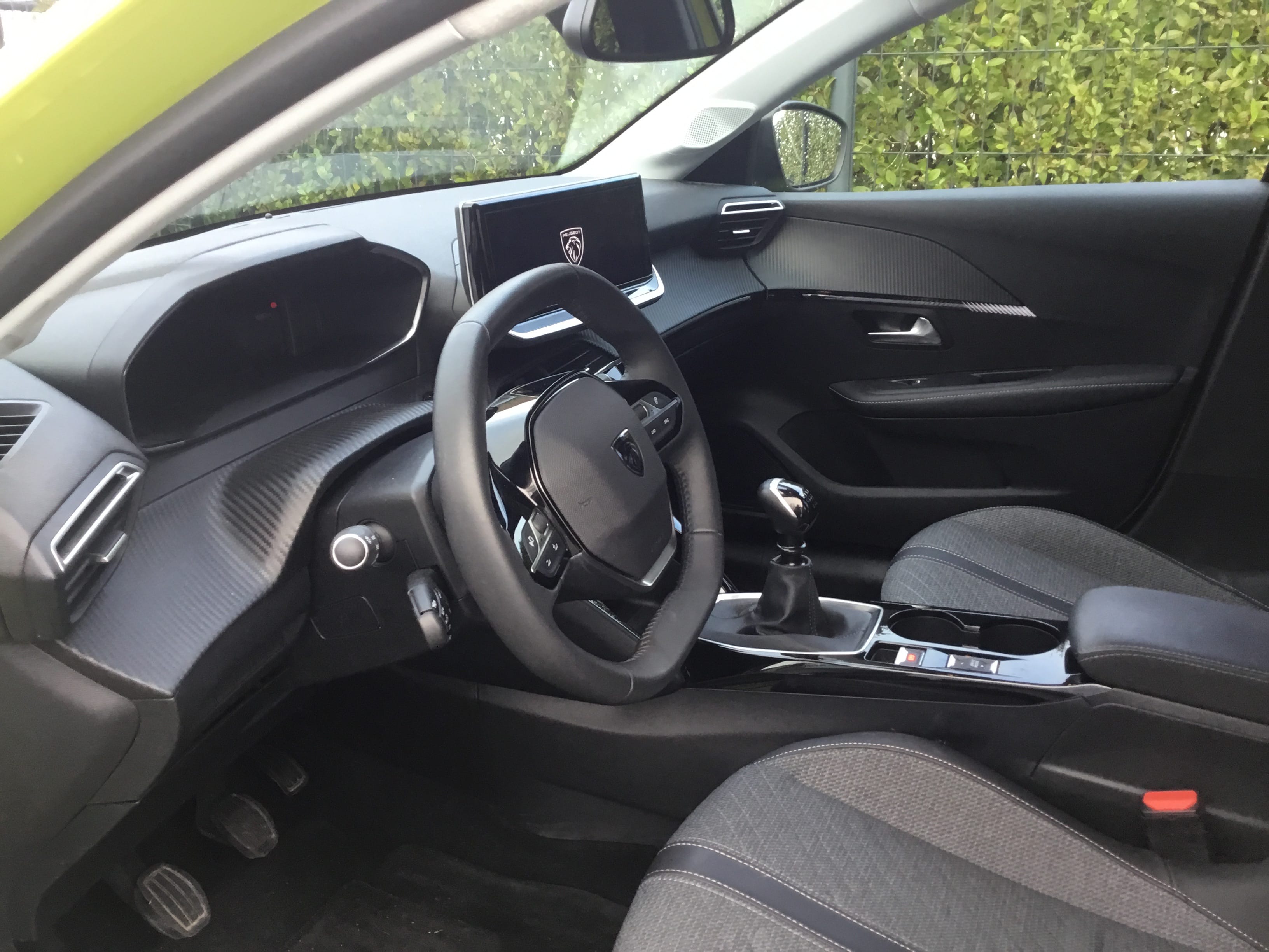 Peugeot 208 1.2 avec GPS