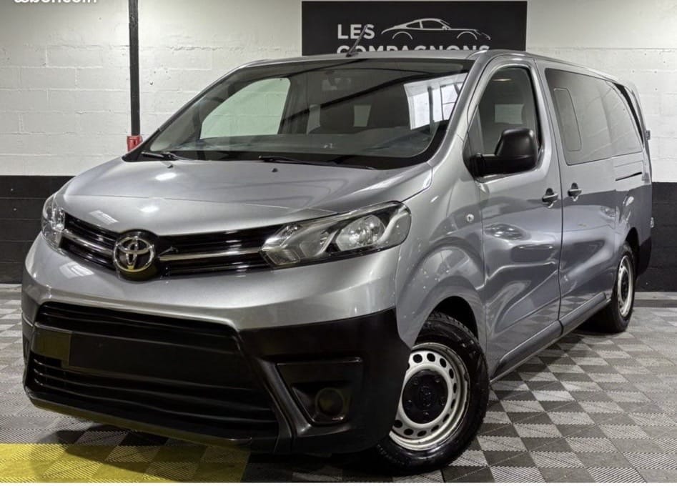 Toyota Proace Verso avec Régulateur de vitesse