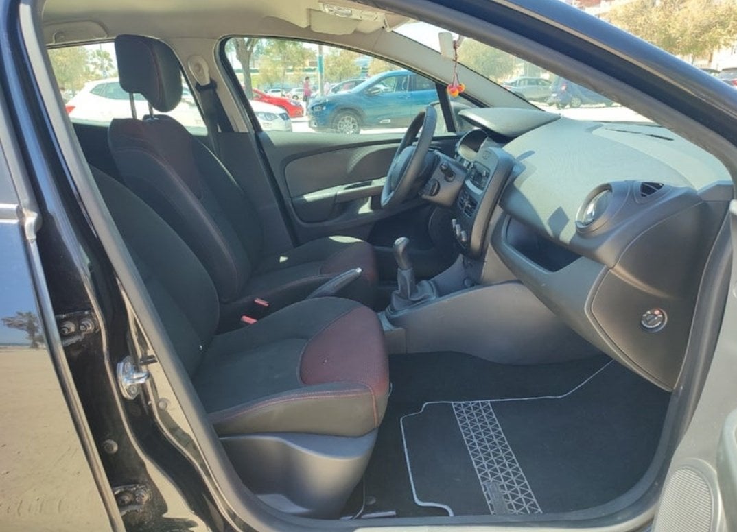 Renault Clio with Cruise control