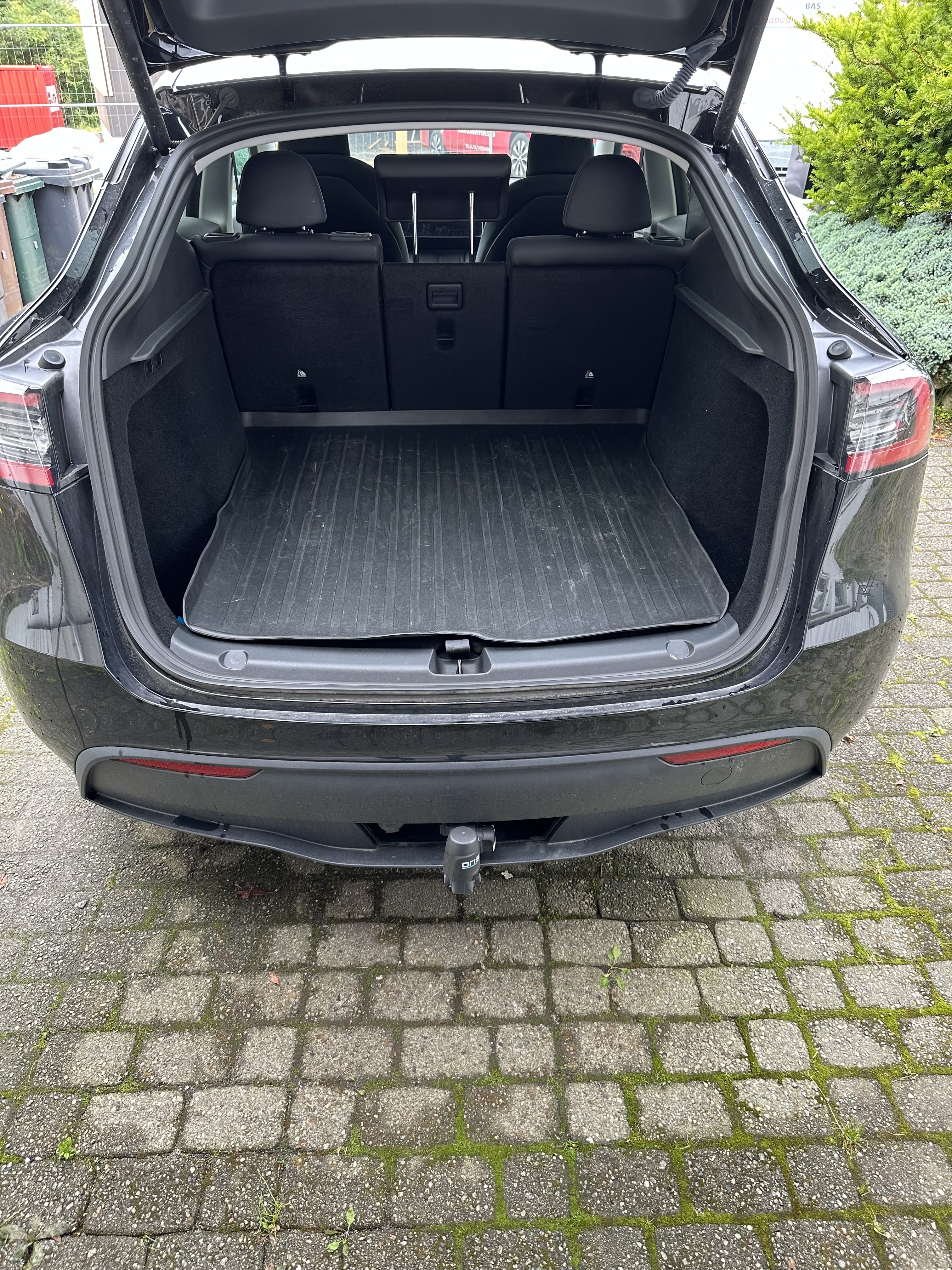 Tesla Model Y Performance med Dashcam