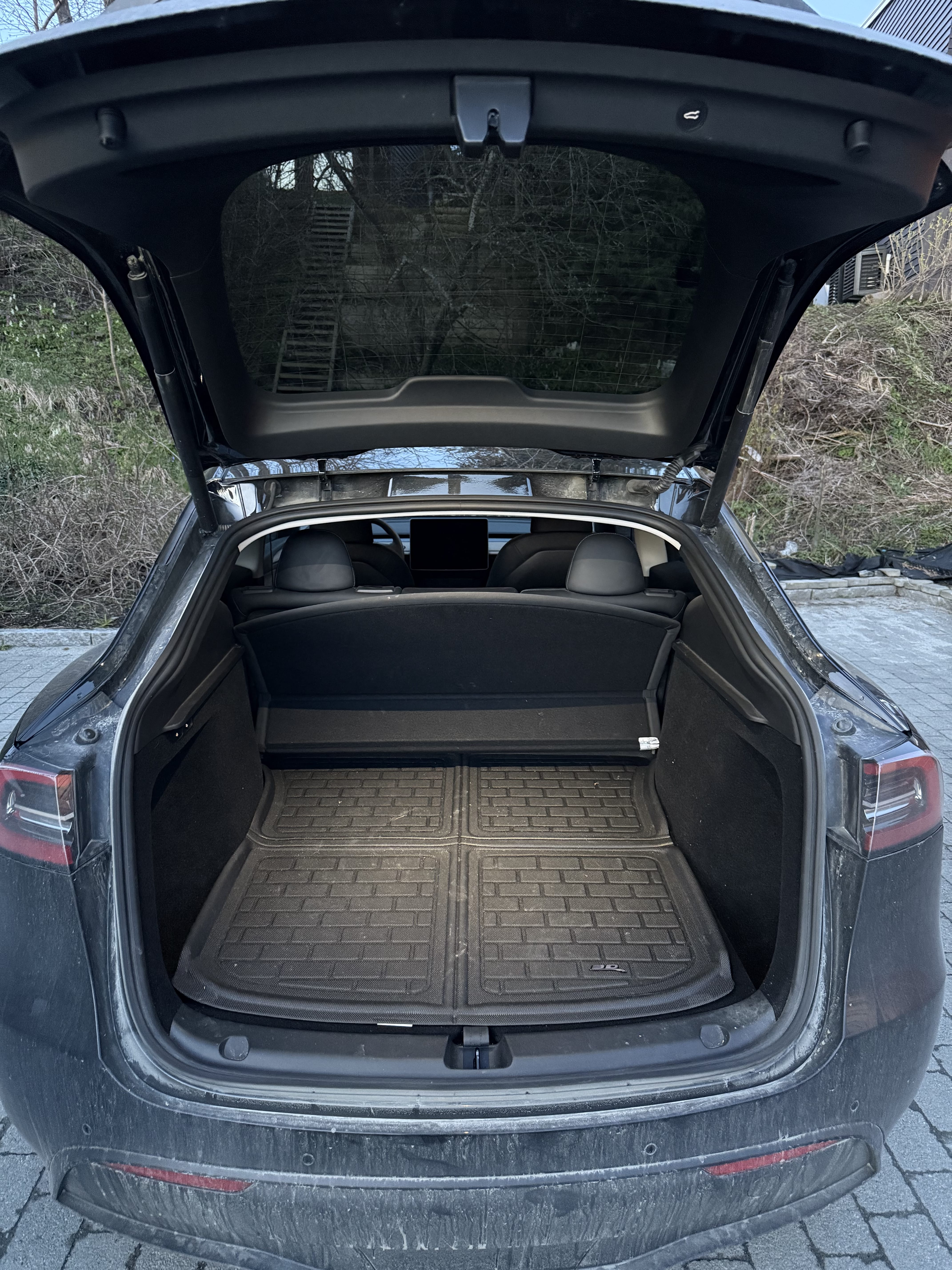 Tesla Model Y Performance med Dashcam
