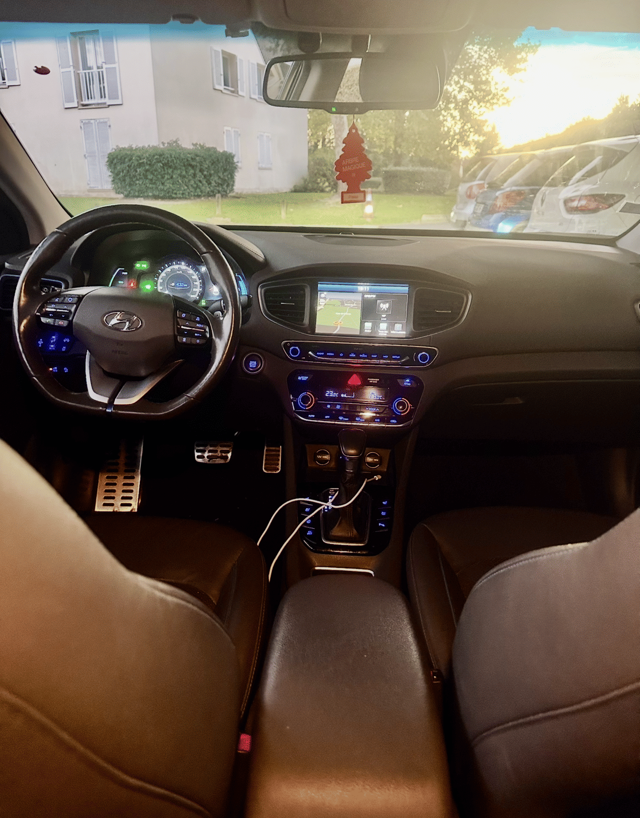 Hyundai Ioniq Hybride Blue Essence SP 95 rechargeable avec GPS