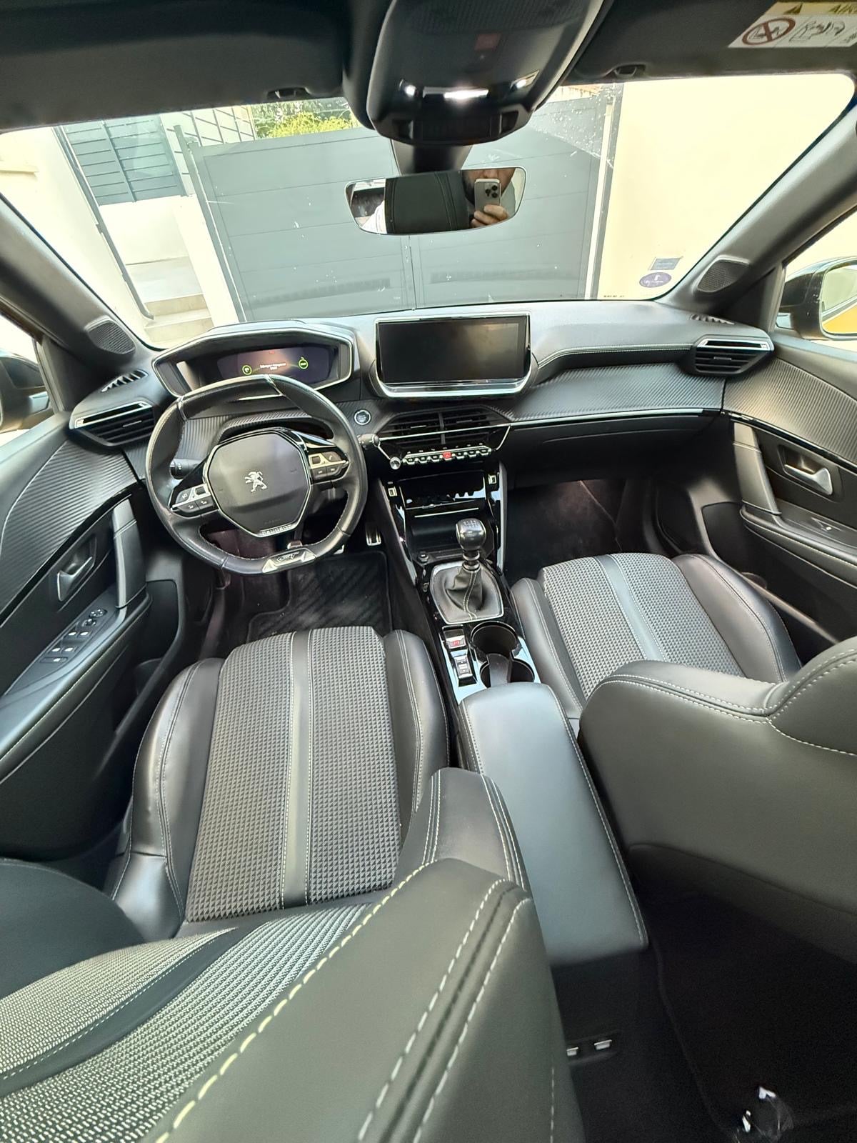 Peugeot 208 GT Line avec Audio Bluetooth