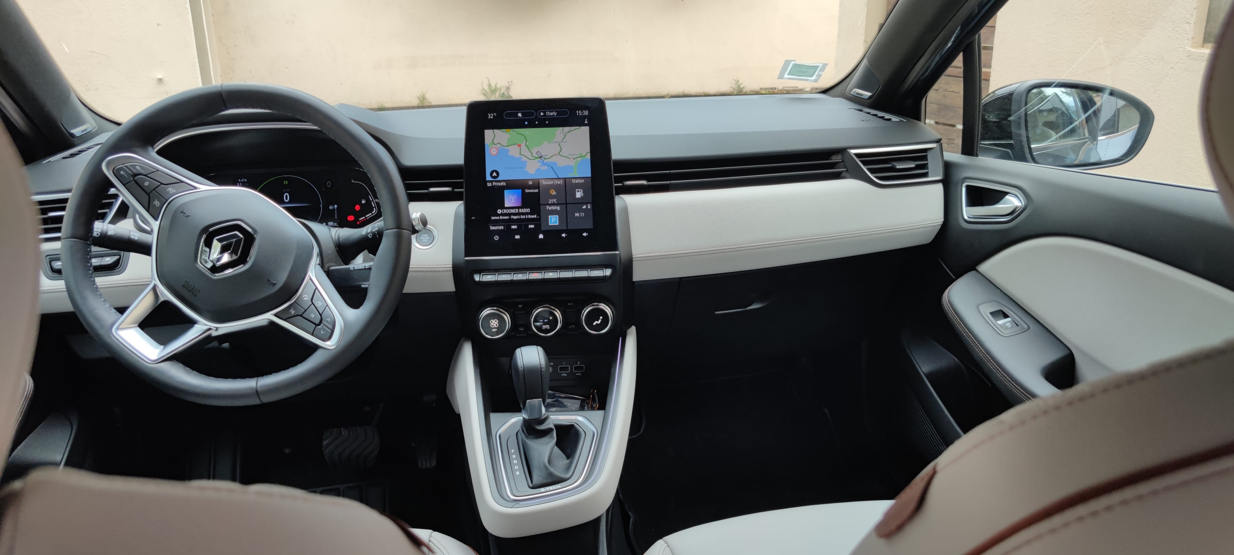 Renault Clio E-tech avec Audio Bluetooth