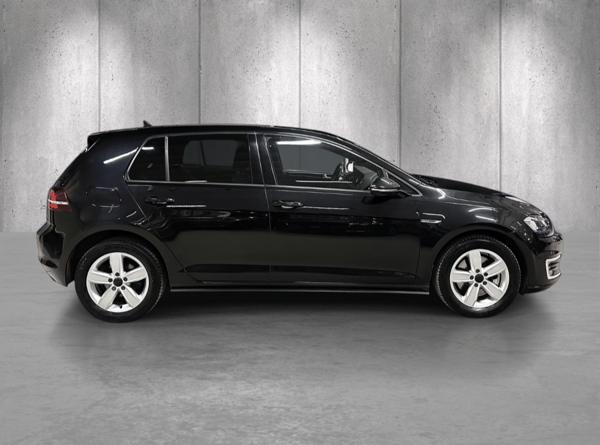 Volkswagen Golf GTE Automat with Air conditioning