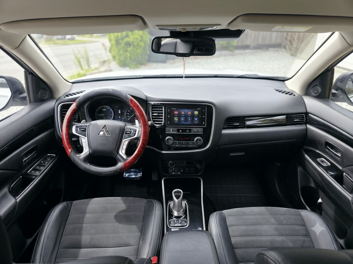 Mitsubishi Outlander Hybrid med GPS