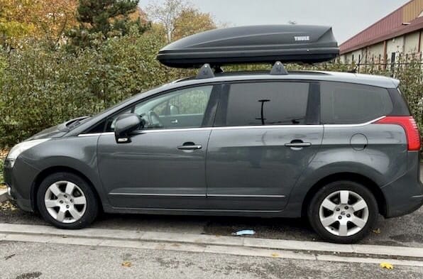 Peugeot 5008 7 places GRIS FONCÉ HDI CLIM AUTO GPS RÉGULATEUR avec Climatisation